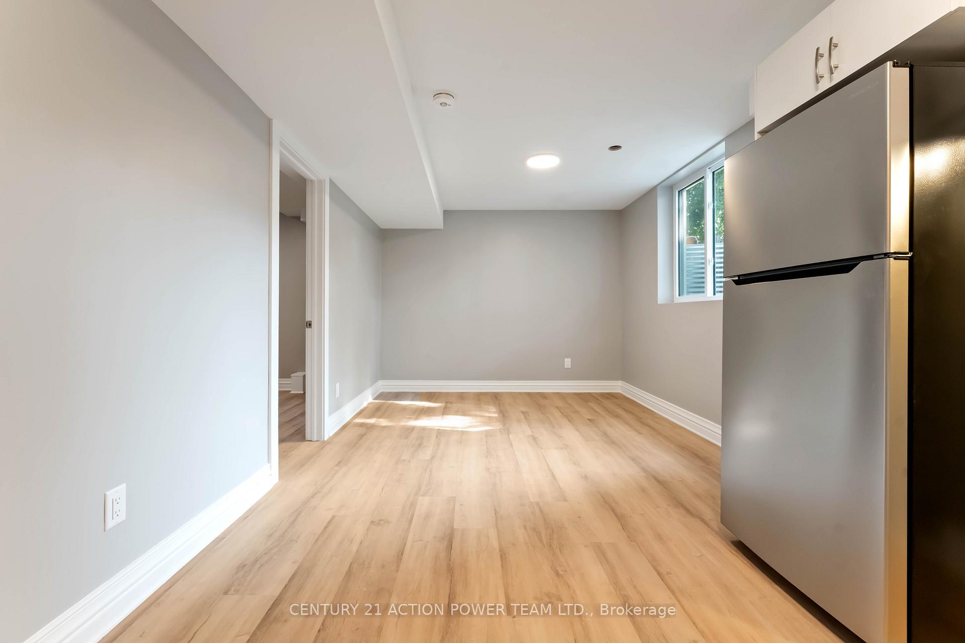Photo 10 of Unit B, 427 Grassland Terrace, Ottawa, Queenswood Heights South — HOMEH
