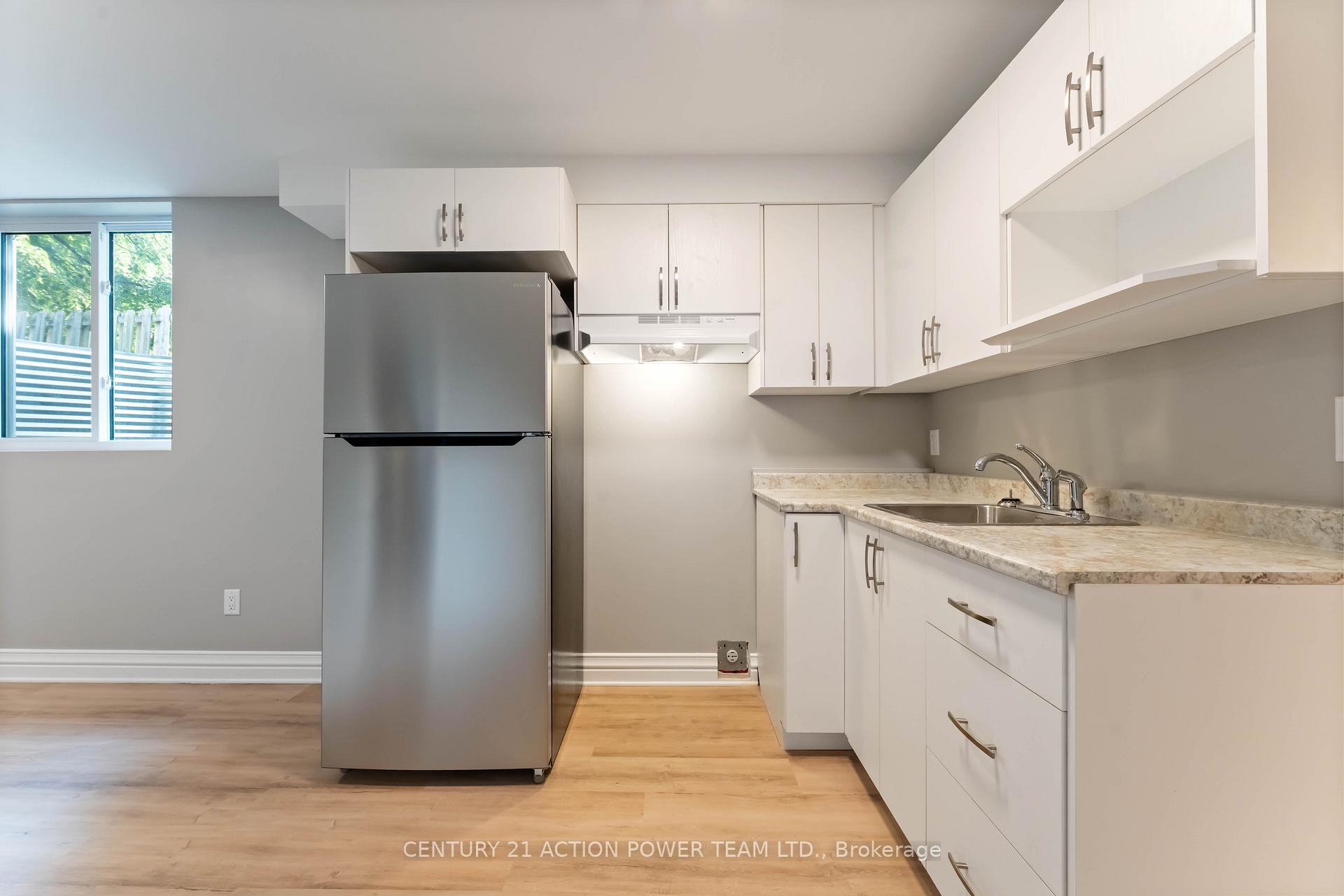 Photo 12 of Unit B, 427 Grassland Terrace, Ottawa, Queenswood Heights South — HOMEH