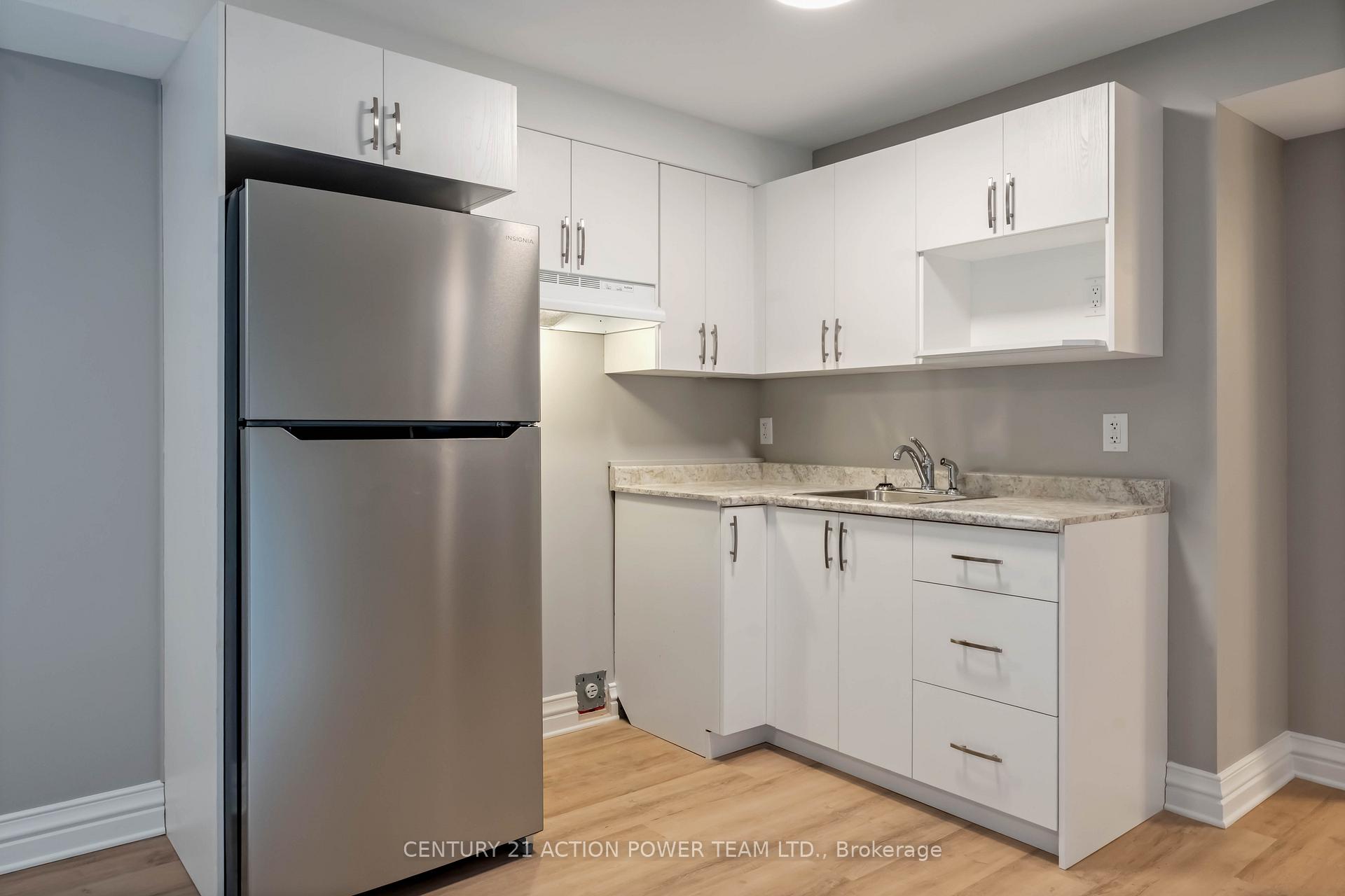 Photo 13 of Unit B, 427 Grassland Terrace, Ottawa, Queenswood Heights South — HOMEH