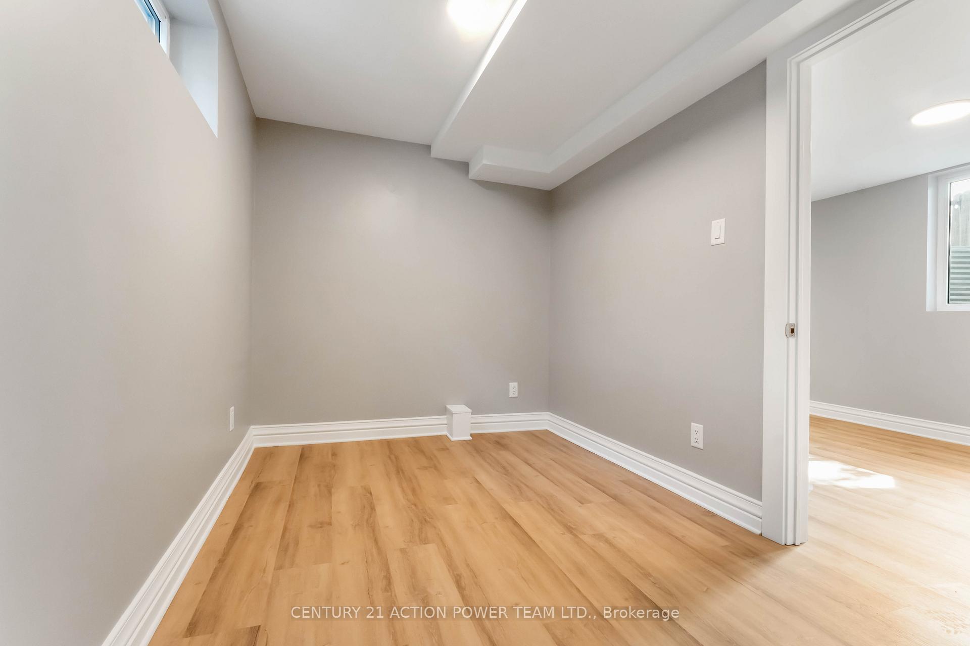 Photo 15 of Unit B, 427 Grassland Terrace, Ottawa, Queenswood Heights South — HOMEH