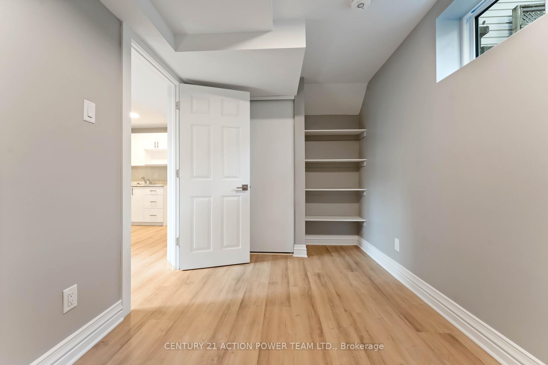 Photo 17 of Unit B, 427 Grassland Terrace, Ottawa, Queenswood Heights South — HOMEH