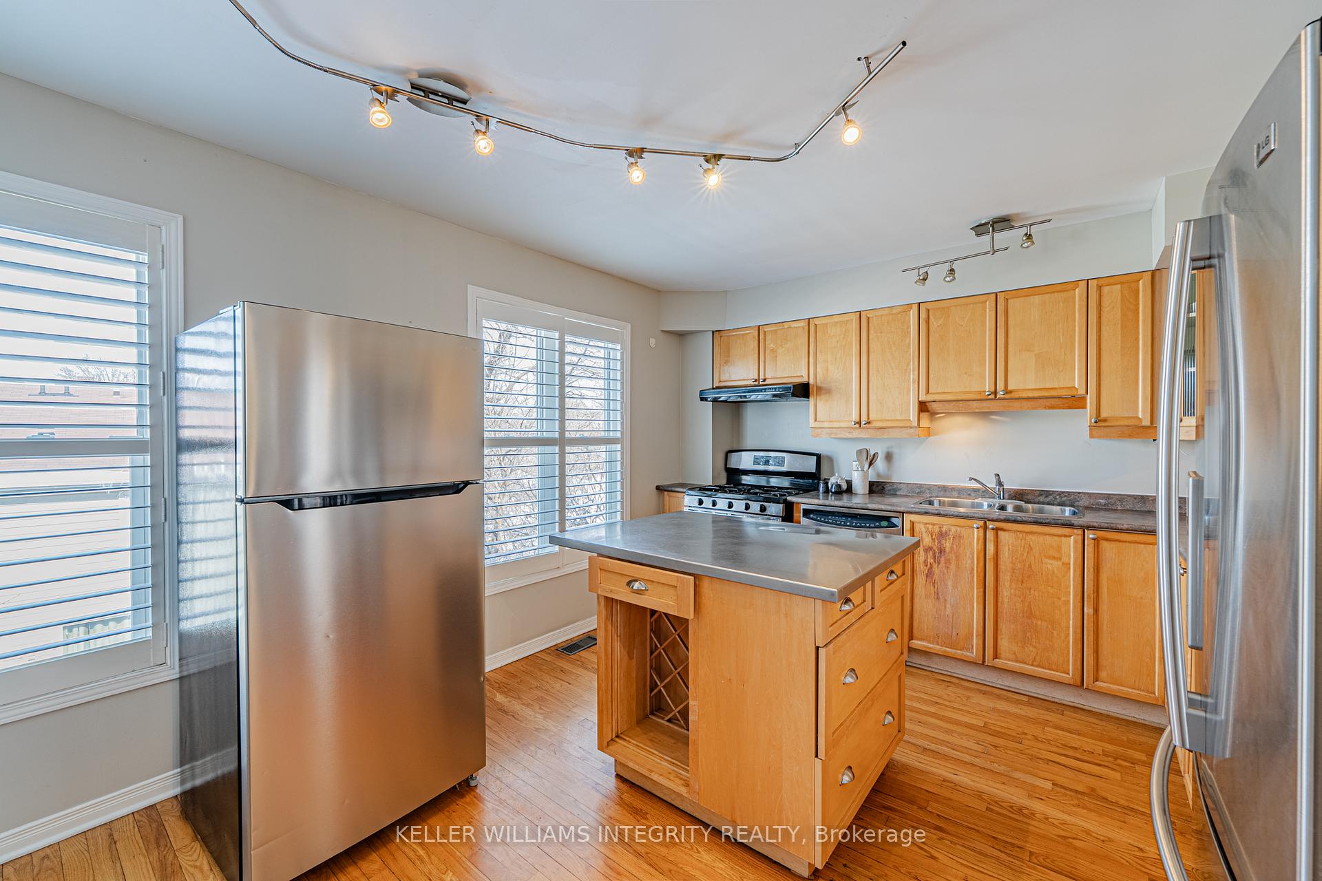 Photo 10 of 211 Arcola Lane, Ottawa, Overbrook/Castle Heights — HOMEH