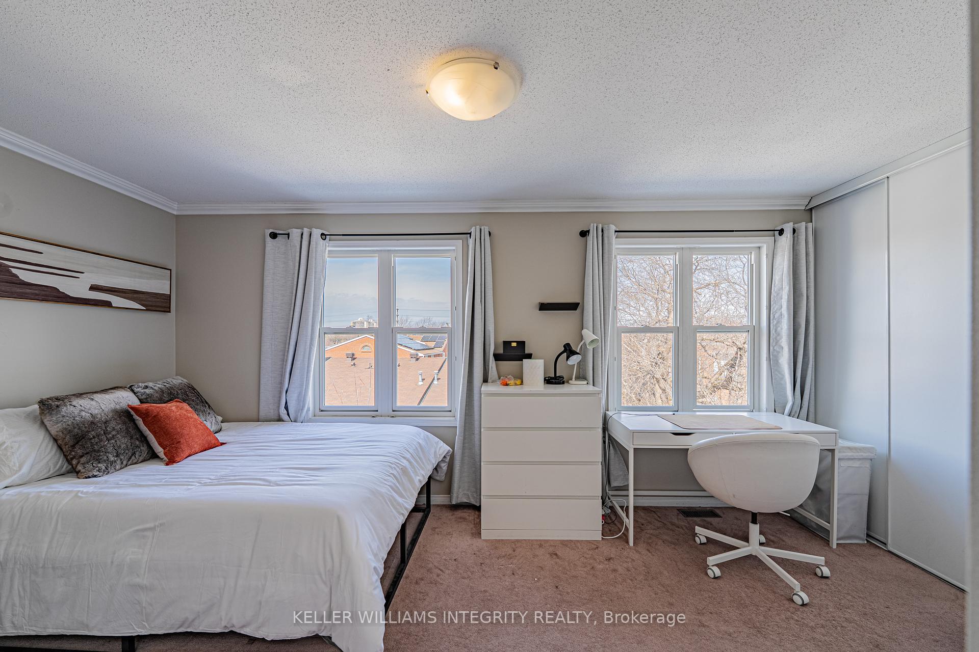 Photo 14 of 211 Arcola Lane, Ottawa, Overbrook/Castle Heights — HOMEH