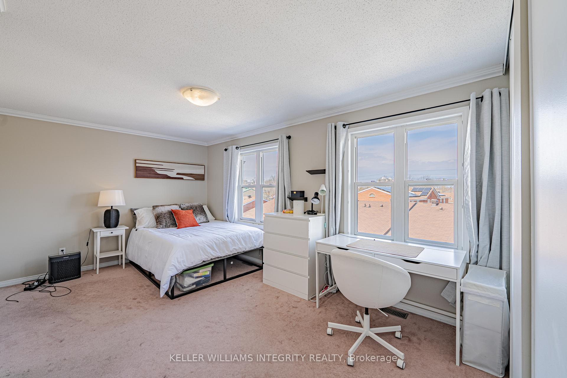 Photo 15 of 211 Arcola Lane, Ottawa, Overbrook/Castle Heights — HOMEH