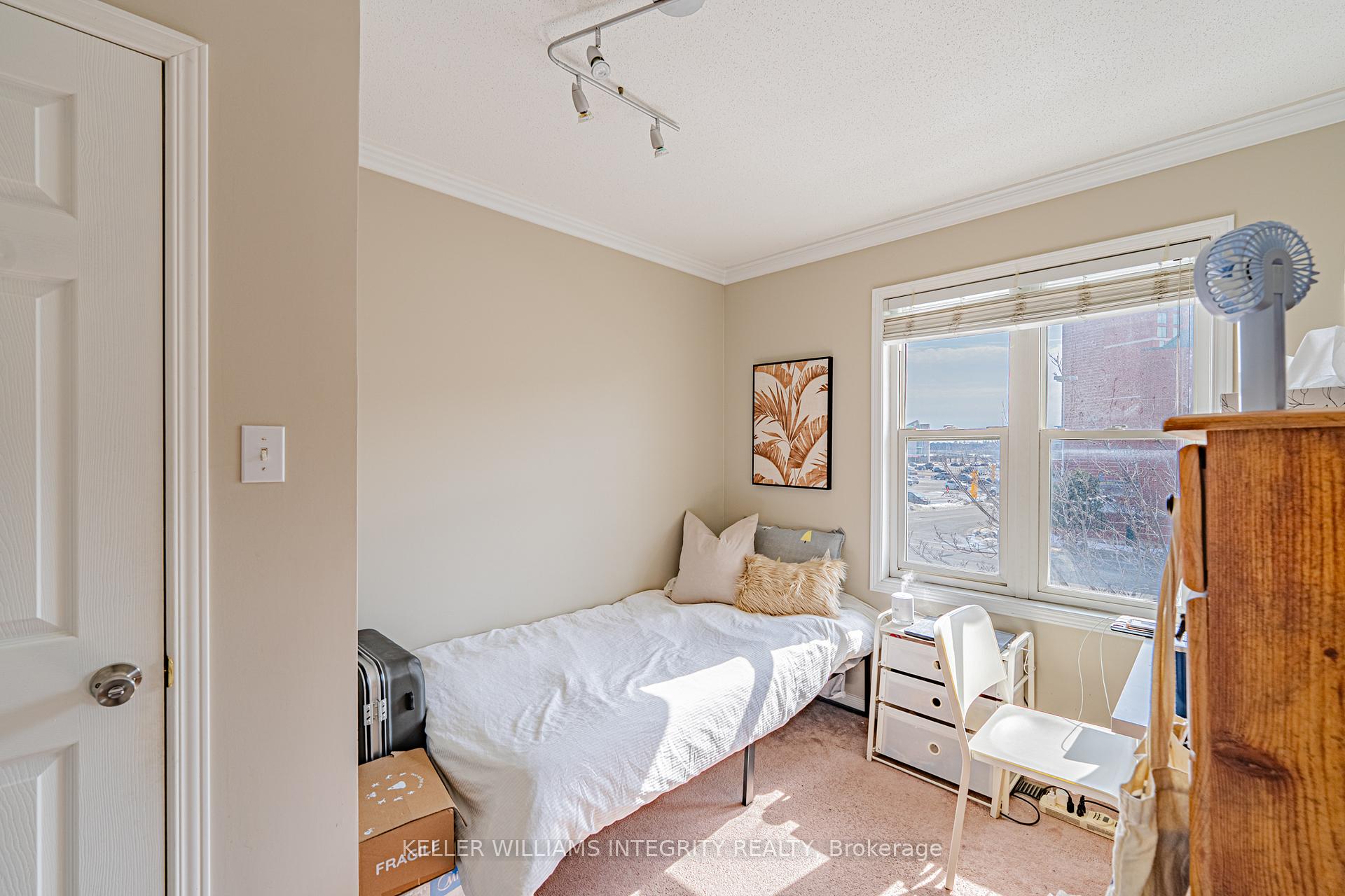 Photo 22 of 211 Arcola Lane, Ottawa, Overbrook/Castle Heights — HOMEH