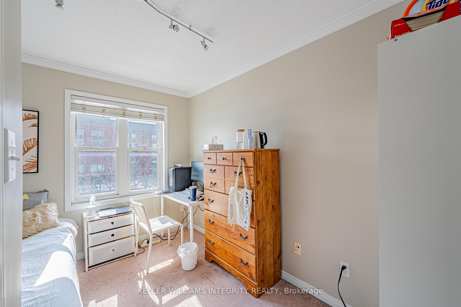 Photo 23 of 211 Arcola Lane, Ottawa, Overbrook/Castle Heights — HOMEH