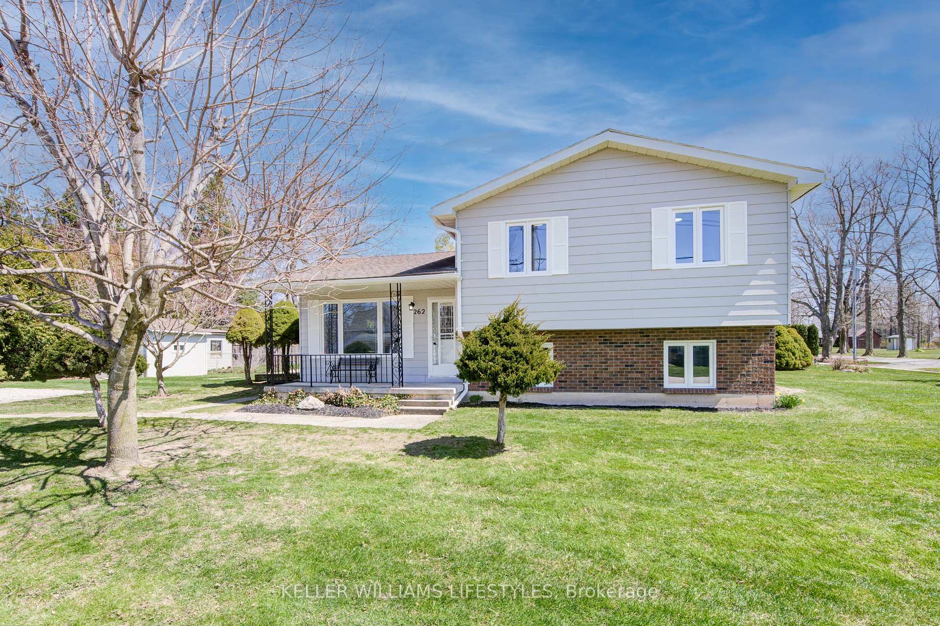 Photo 1 of 262 Delaware Street, North Middlesex, Parkhill — HOMEH
