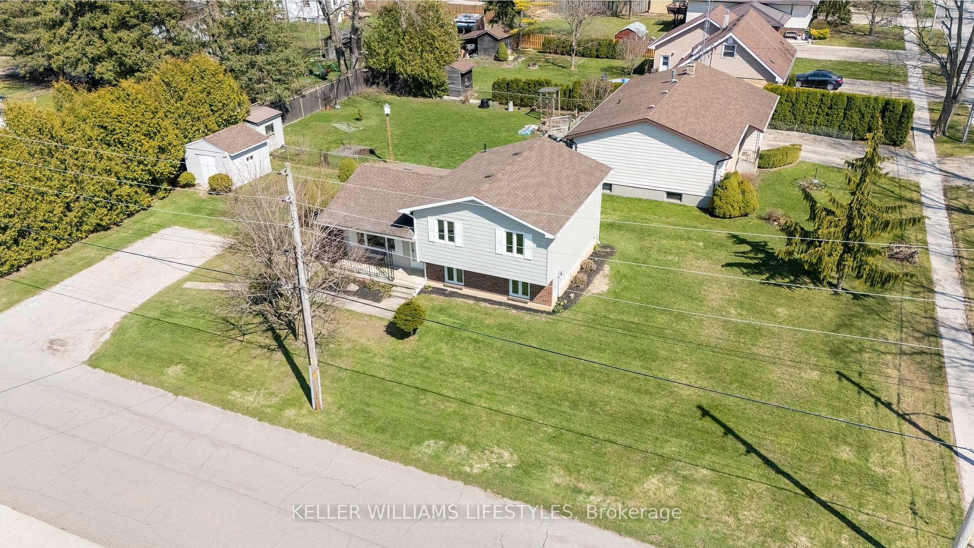 Photo 3 of 262 Delaware Street, North Middlesex, Parkhill — HOMEH