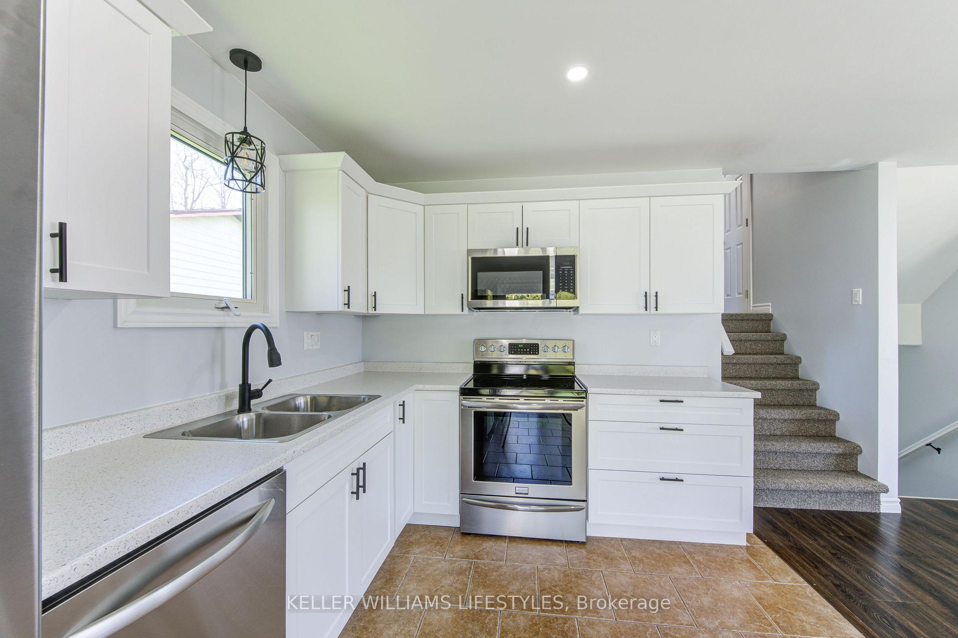 Photo 10 of 262 Delaware Street, North Middlesex, Parkhill — HOMEH