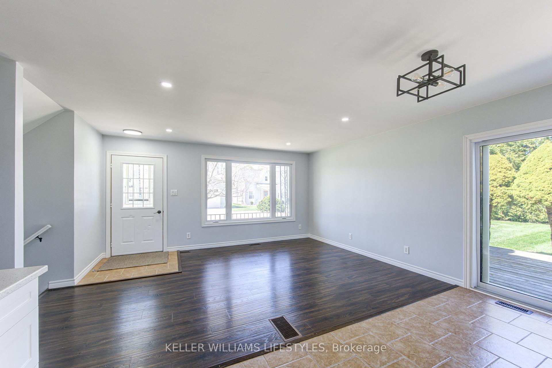 Photo 11 of 262 Delaware Street, North Middlesex, Parkhill — HOMEH