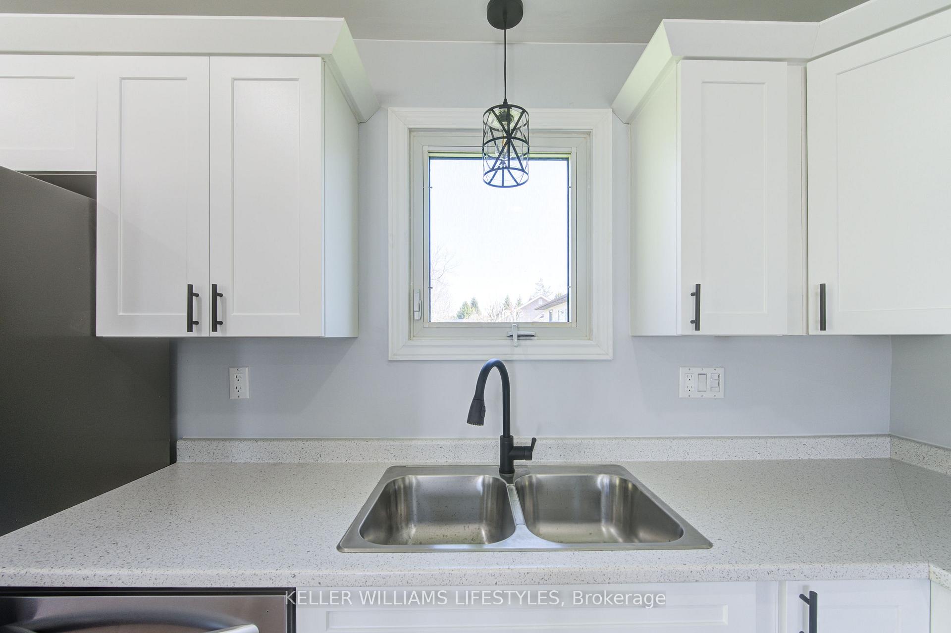 Photo 15 of 262 Delaware Street, North Middlesex, Parkhill — HOMEH