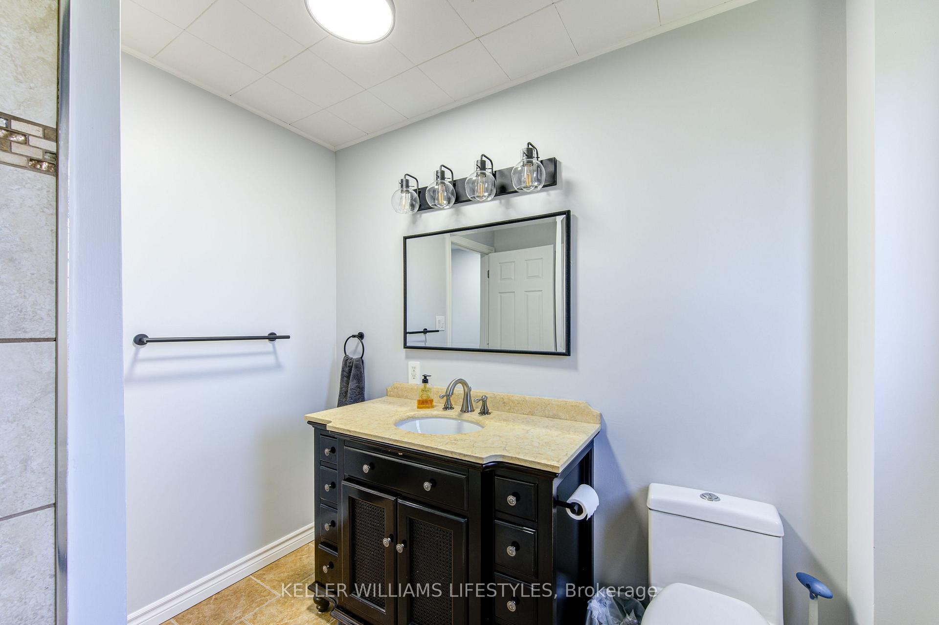 Photo 18 of 262 Delaware Street, North Middlesex, Parkhill — HOMEH