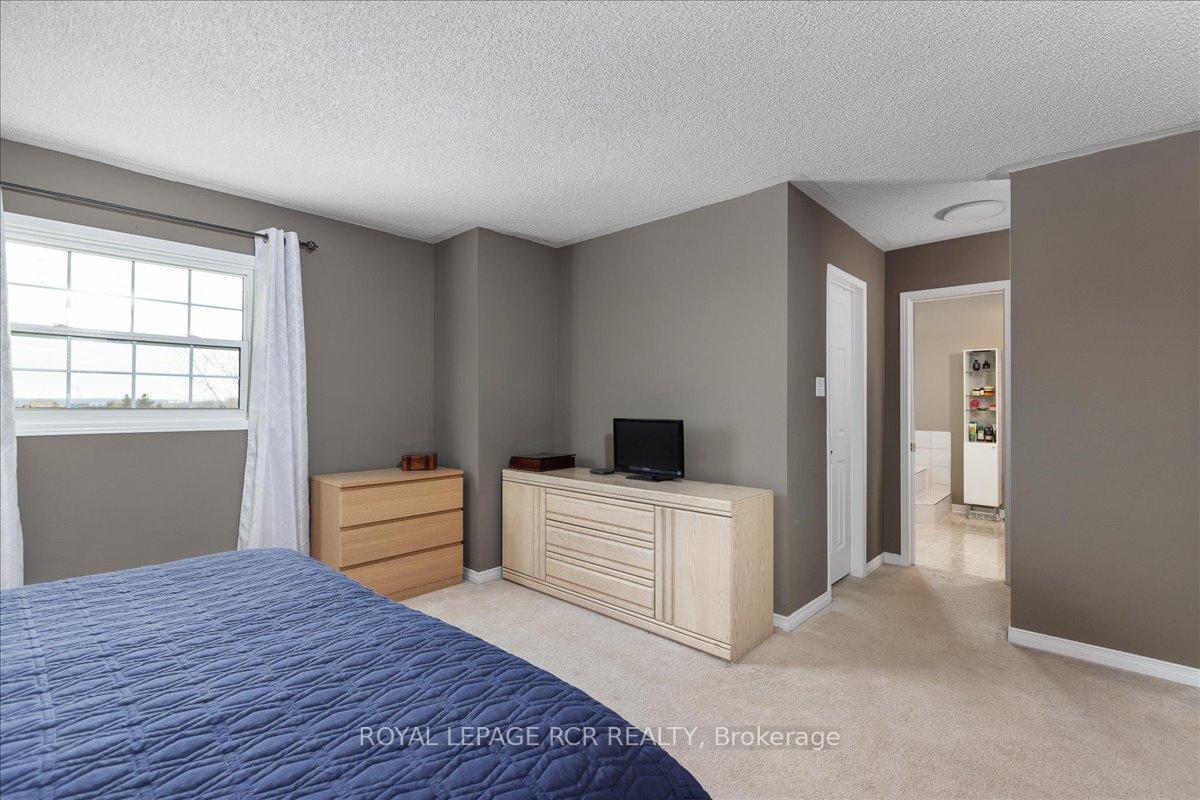 Photo 24 of 244 Howard Crescent, Orangeville — HOMEH