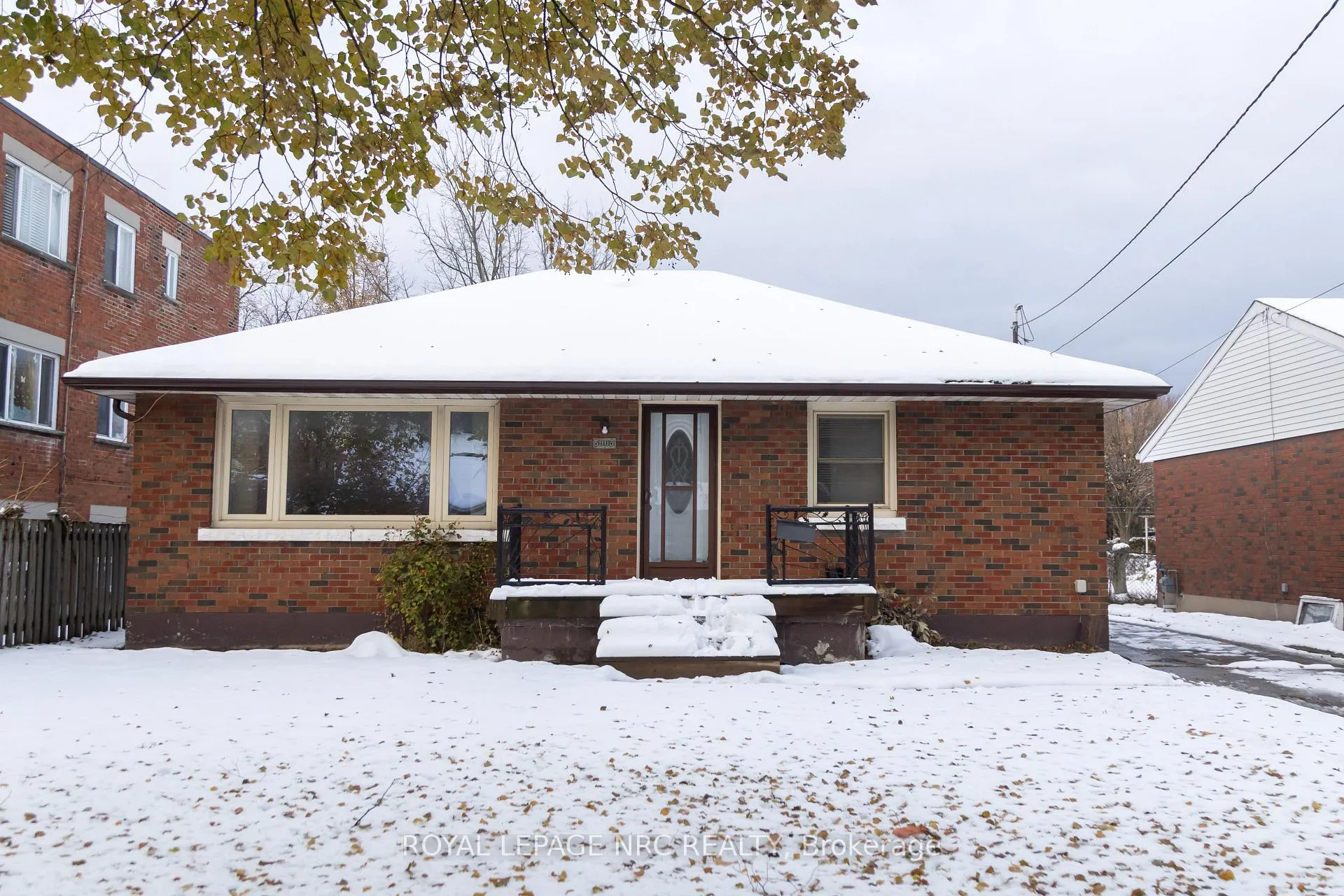 Front of 5905 Valley Way