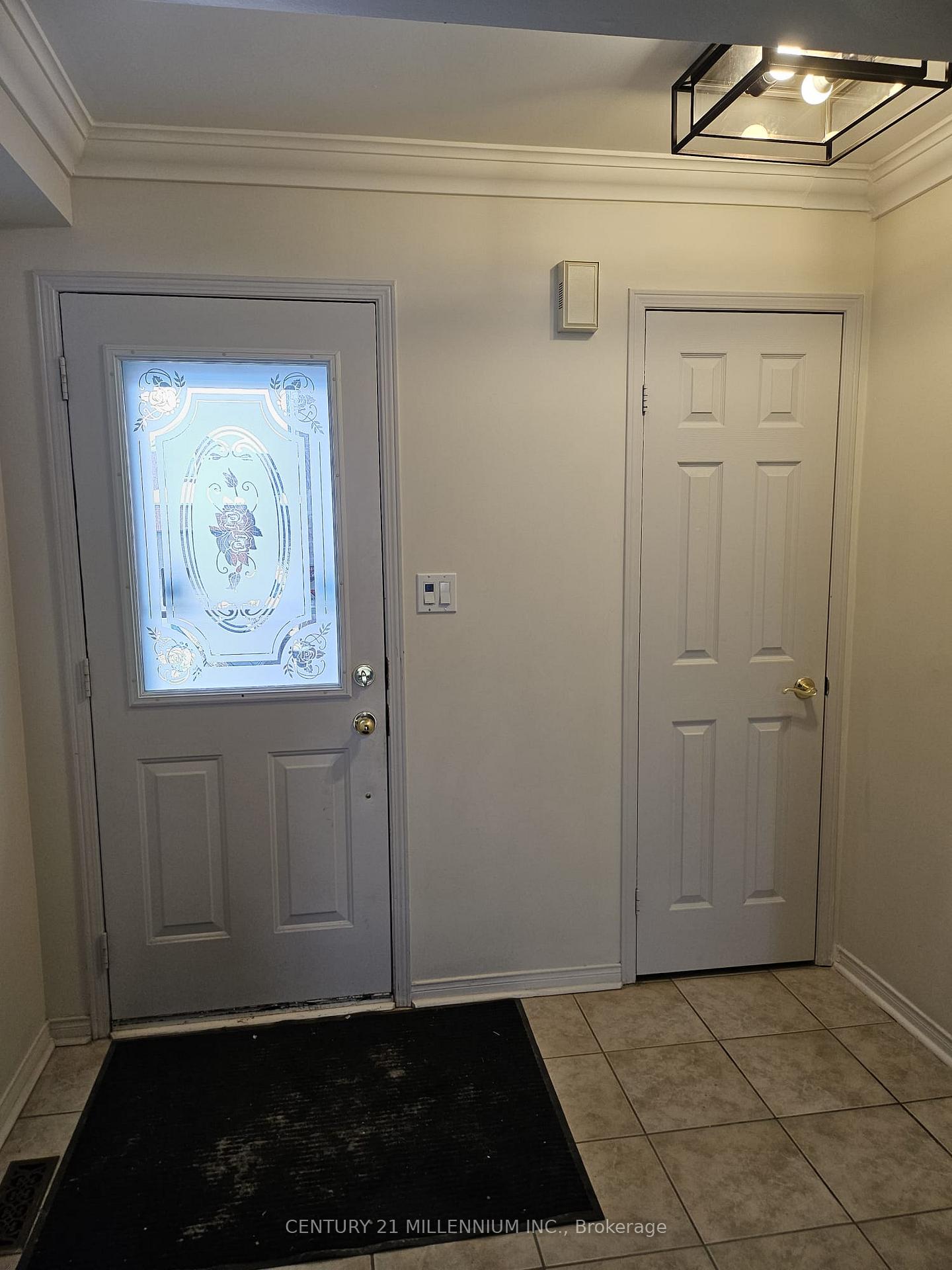 Photo 3 of 439 Jay Crescent, Orangeville — HOMEH