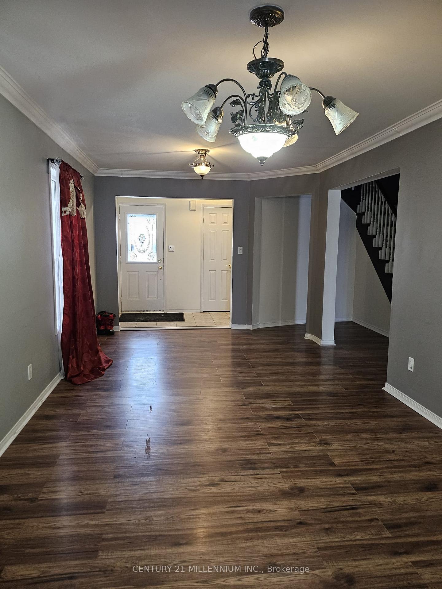 Photo 4 of 439 Jay Crescent, Orangeville — HOMEH