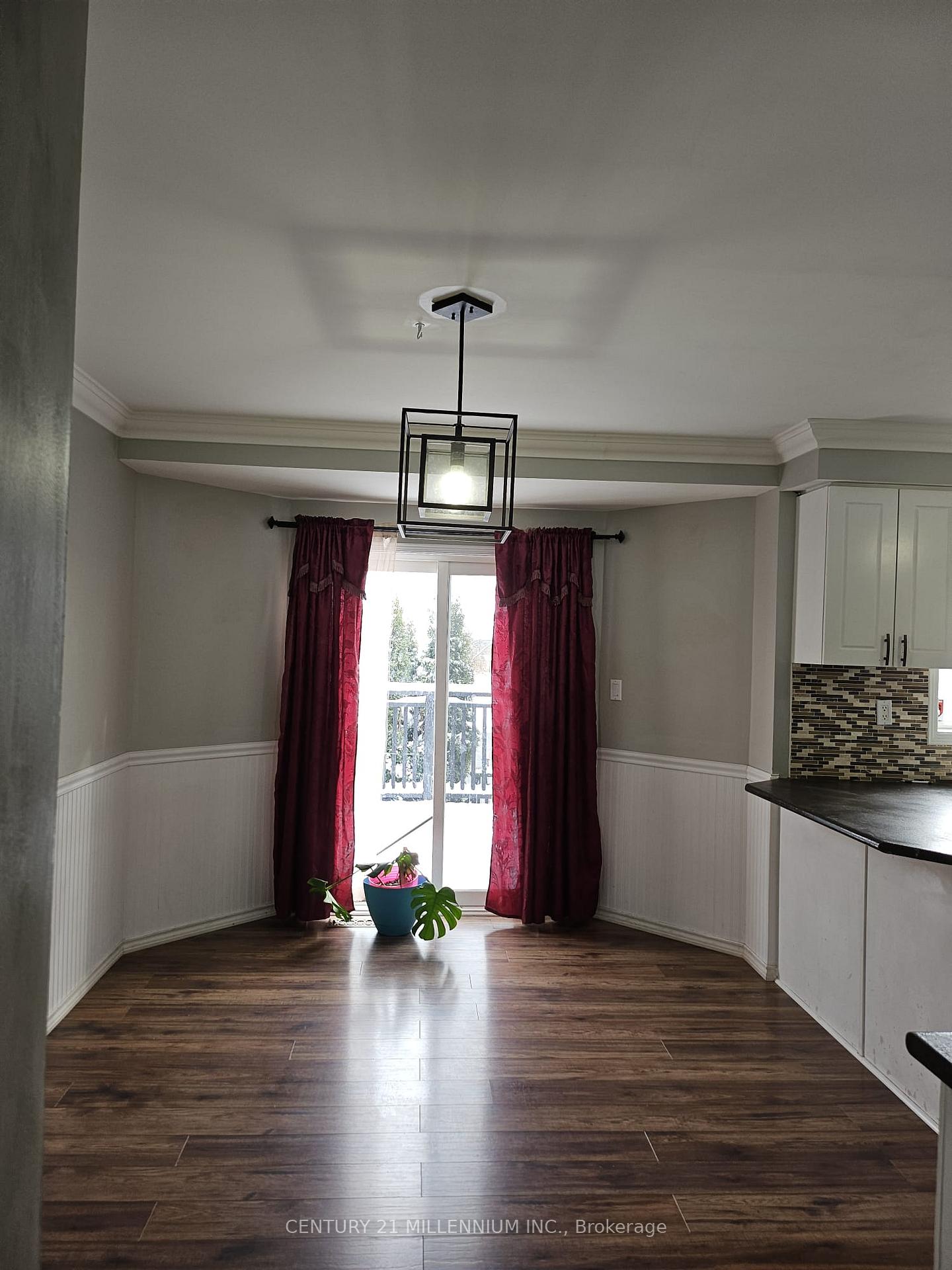 Photo 6 of 439 Jay Crescent, Orangeville — HOMEH
