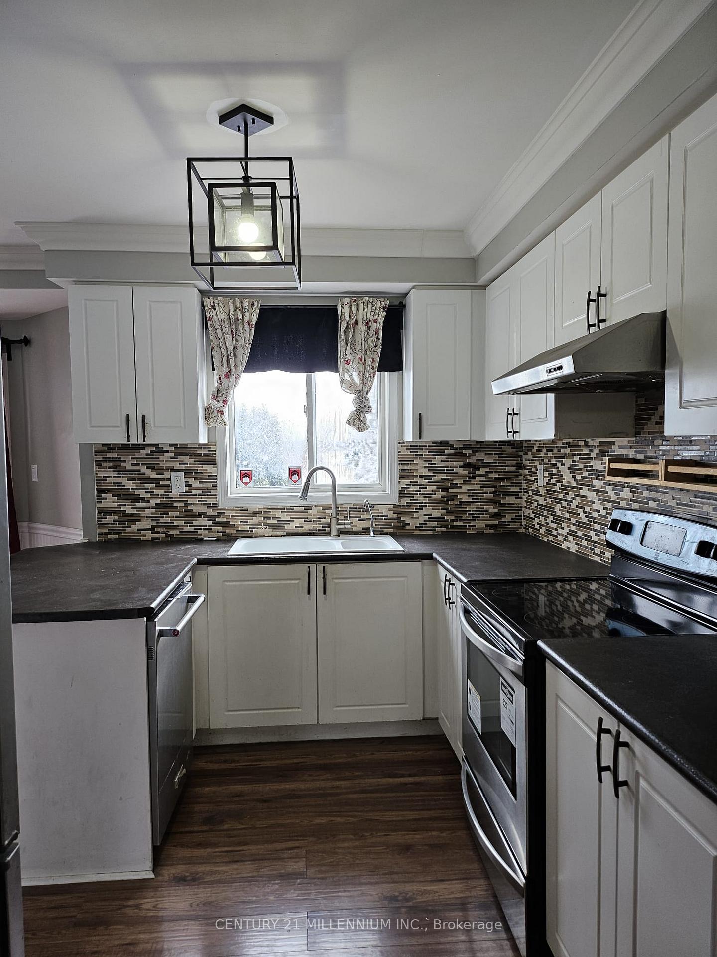 Photo 8 of 439 Jay Crescent, Orangeville — HOMEH