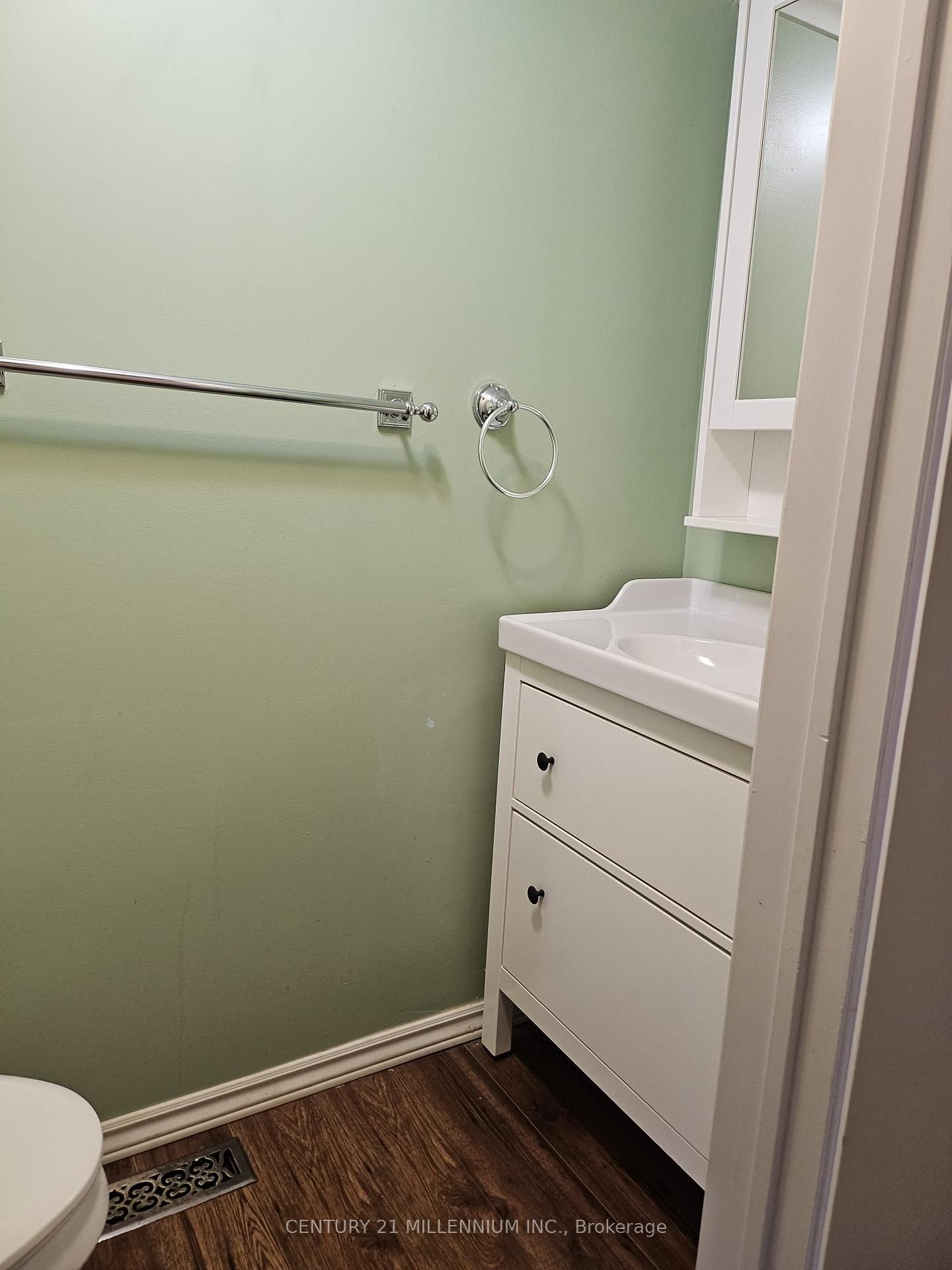 Photo 12 of 439 Jay Crescent, Orangeville — HOMEH