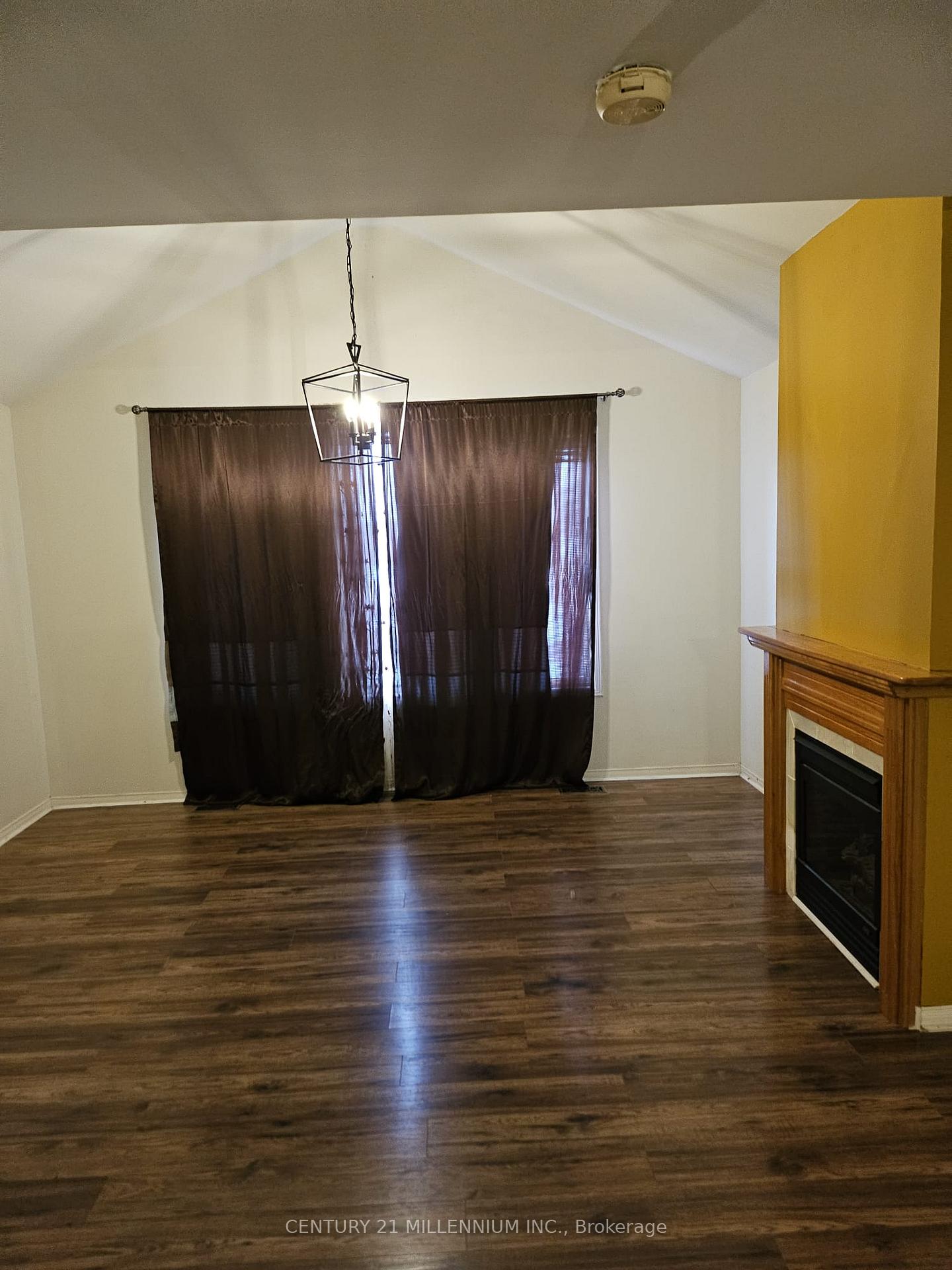 Photo 16 of 439 Jay Crescent, Orangeville — HOMEH