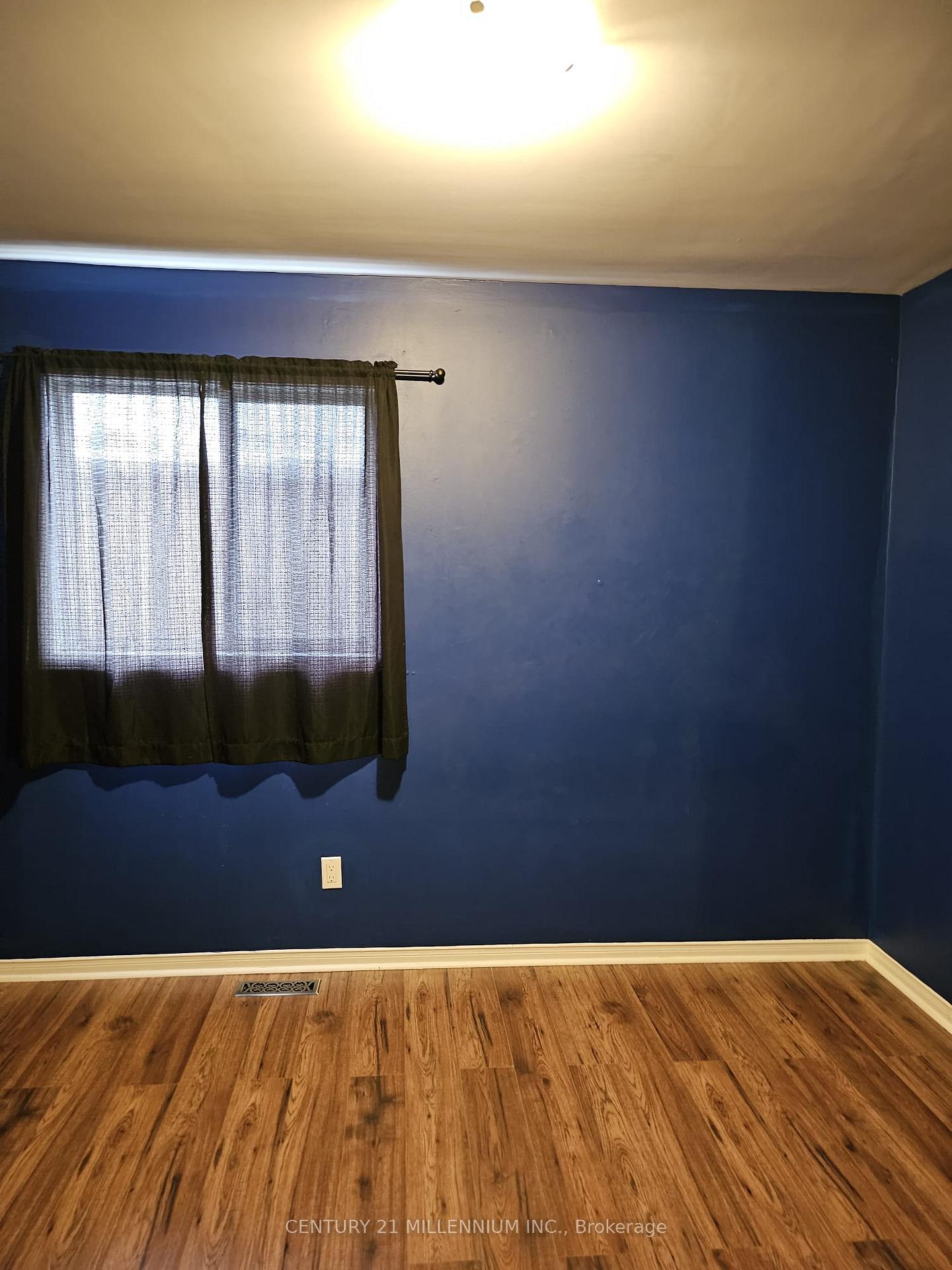 Photo 19 of 439 Jay Crescent, Orangeville — HOMEH