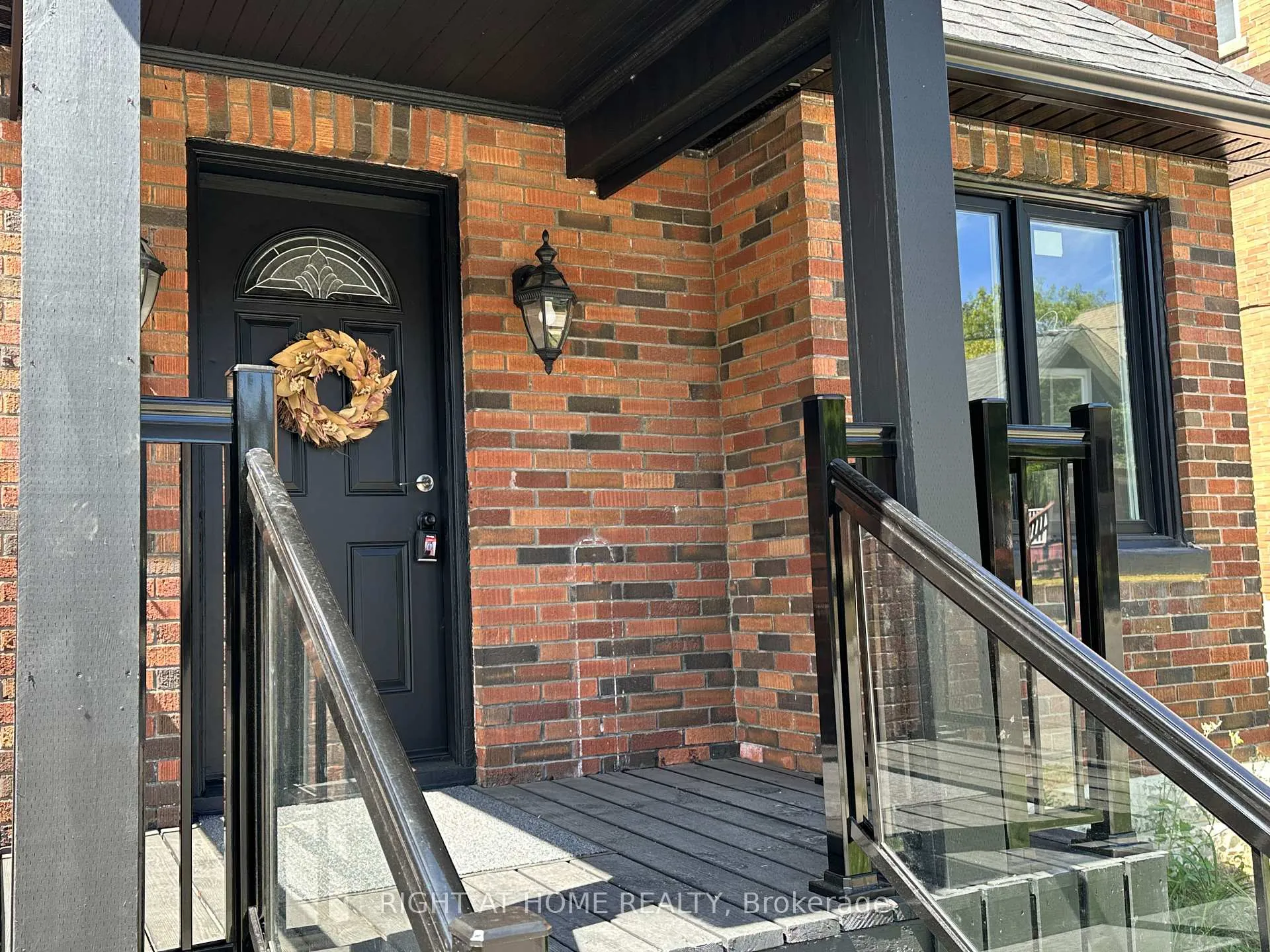 Photo 3 of 210 Dearborn Avenue, Oshawa, O'Neill — HOMEH