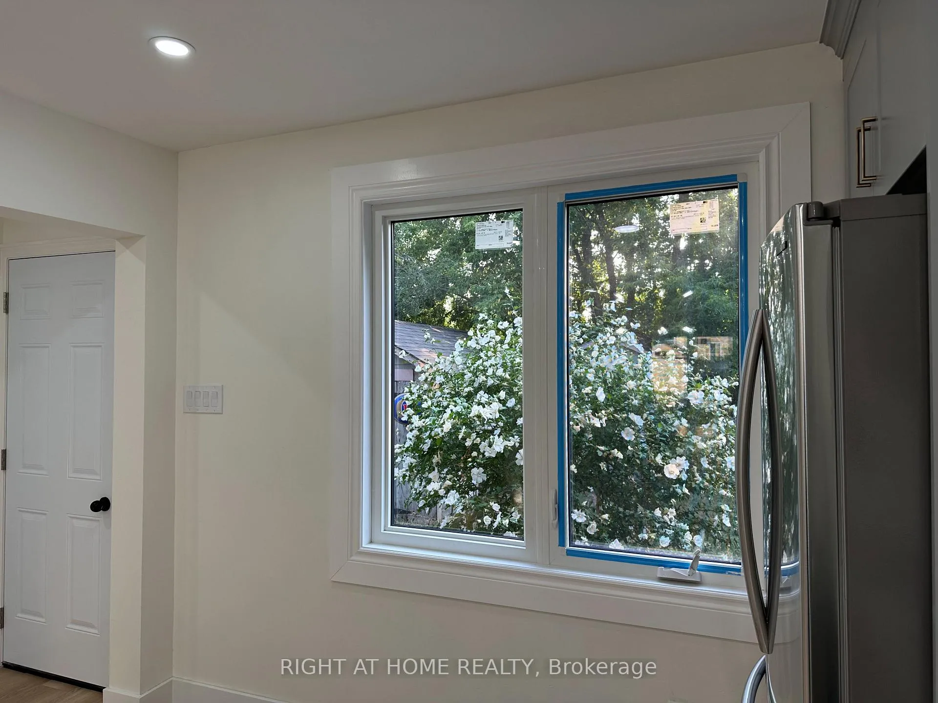 Photo 10 of 210 Dearborn Avenue, Oshawa, O'Neill — HOMEH