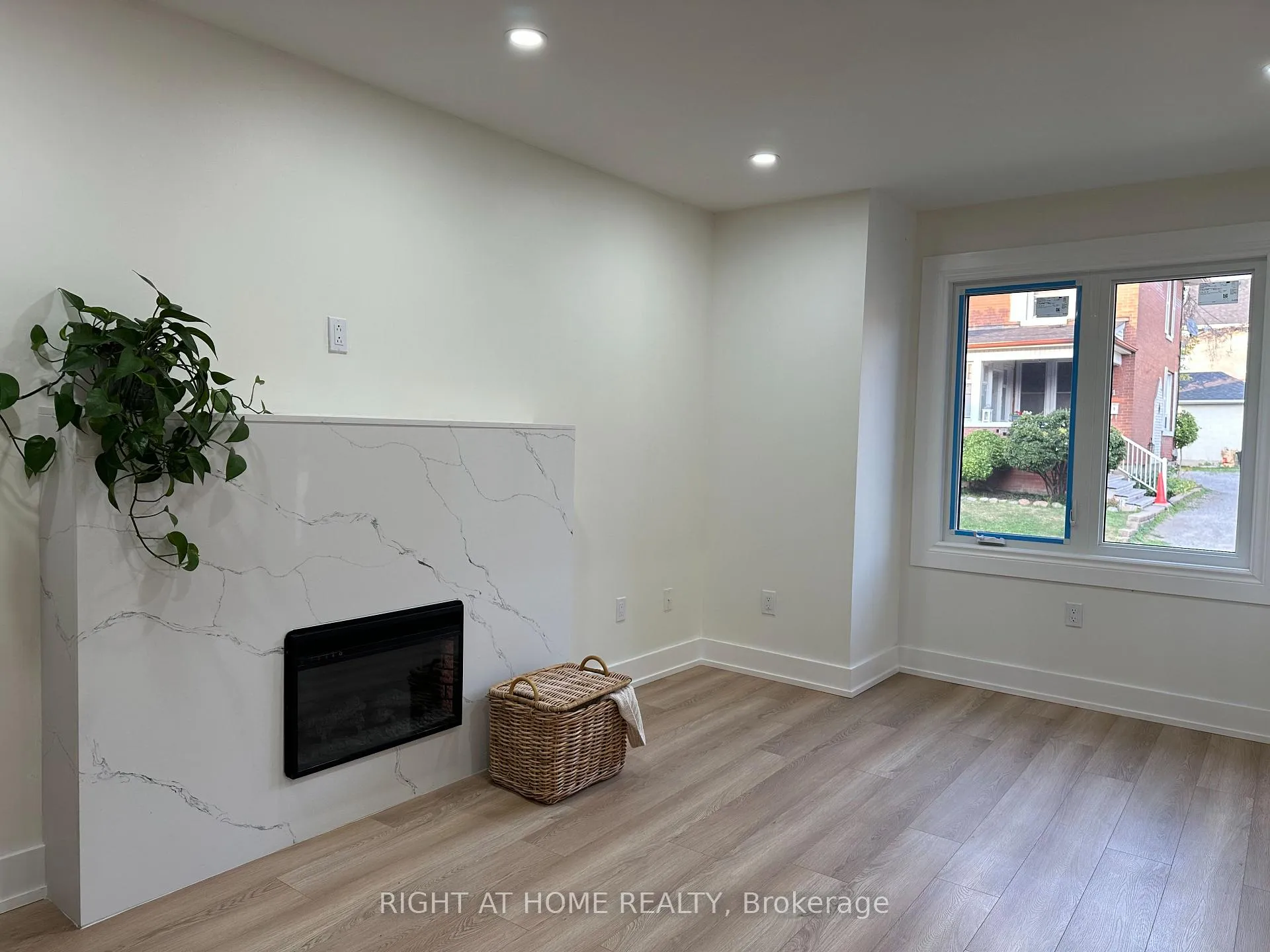 Photo 12 of 210 Dearborn Avenue, Oshawa, O'Neill — HOMEH