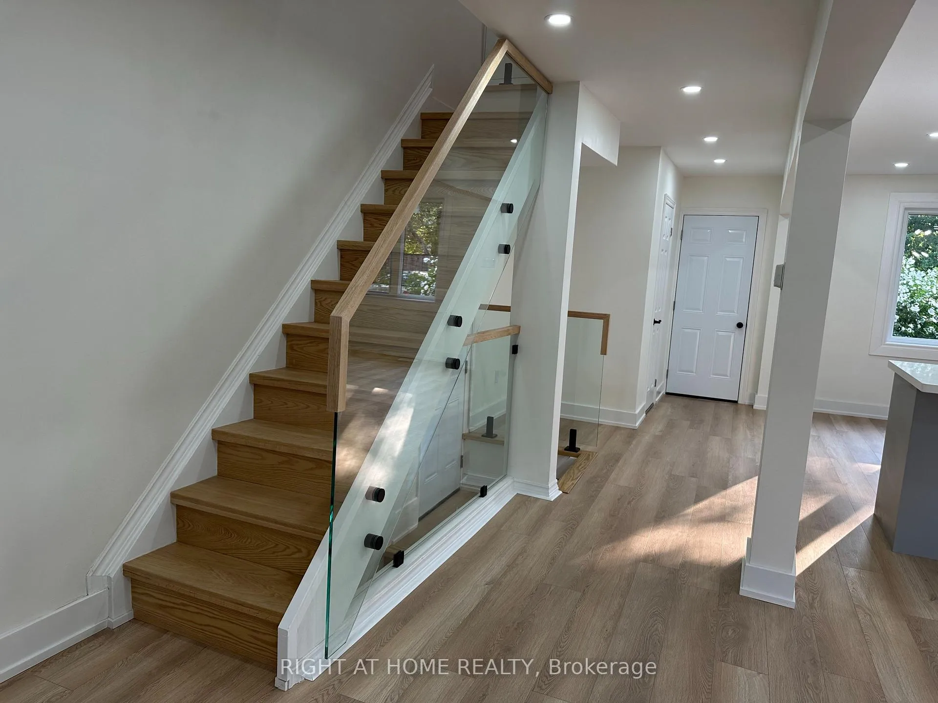 Photo 28 of 210 Dearborn Avenue, Oshawa, O'Neill — HOMEH