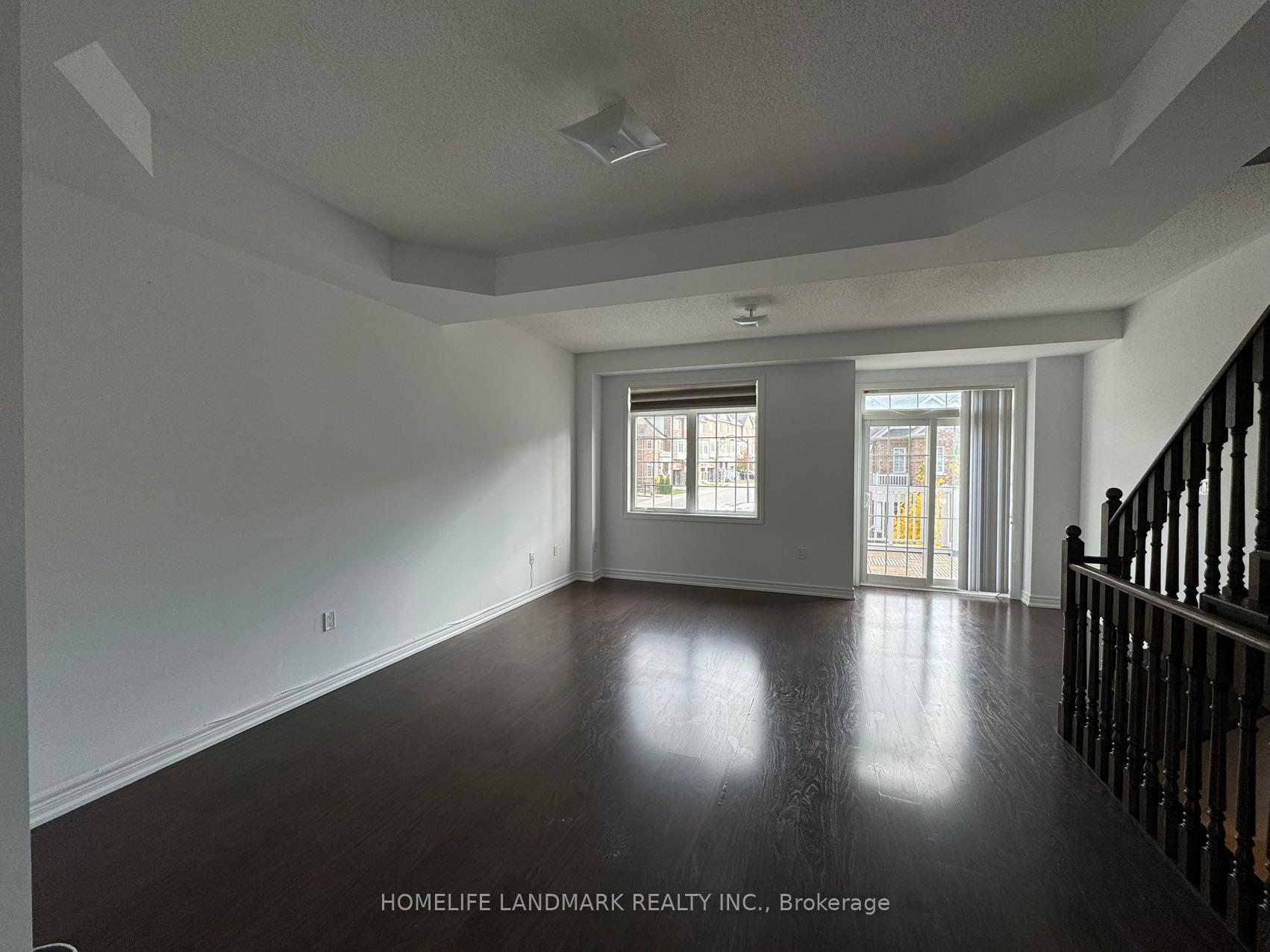 Photo 3 of 18 Roy Grove Way, Markham, Greensborough — HOMEH