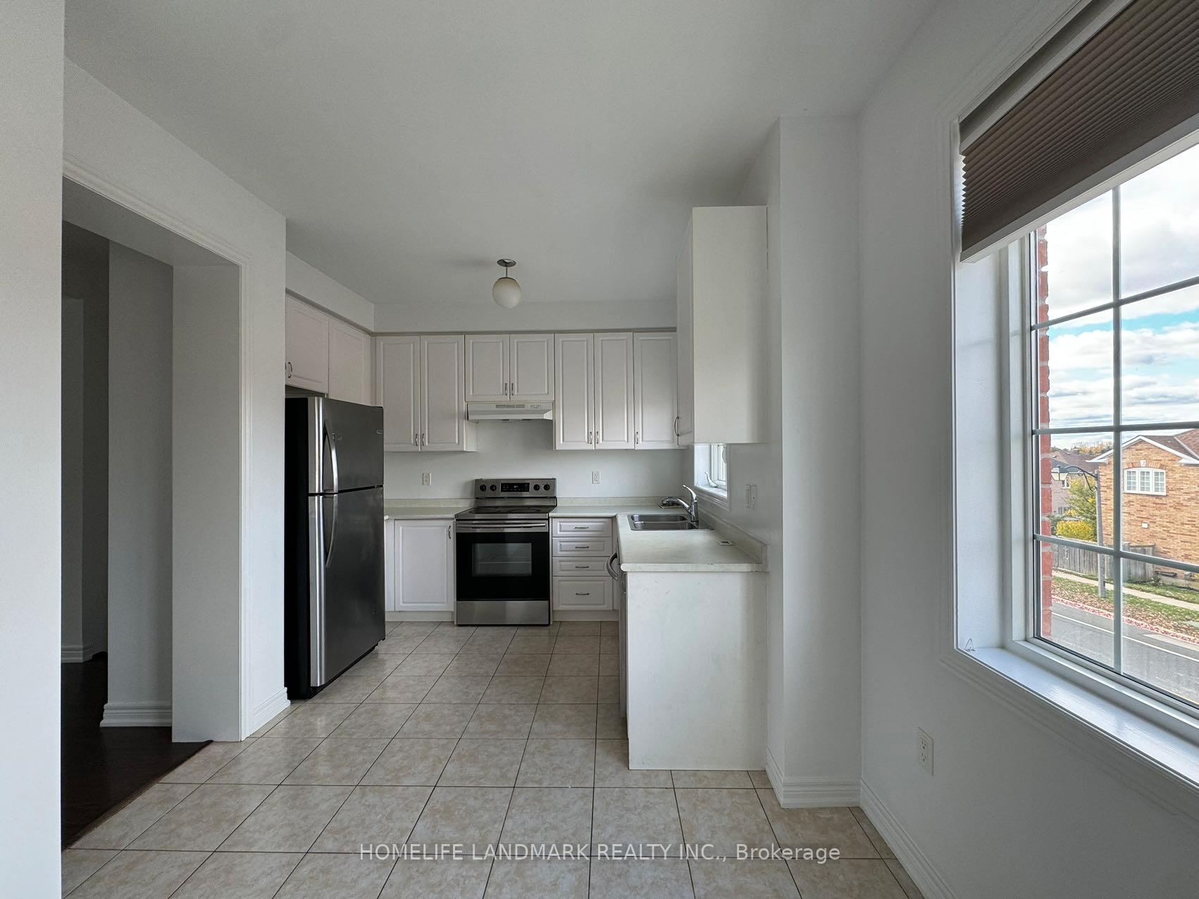 Photo 5 of 18 Roy Grove Way, Markham, Greensborough — HOMEH