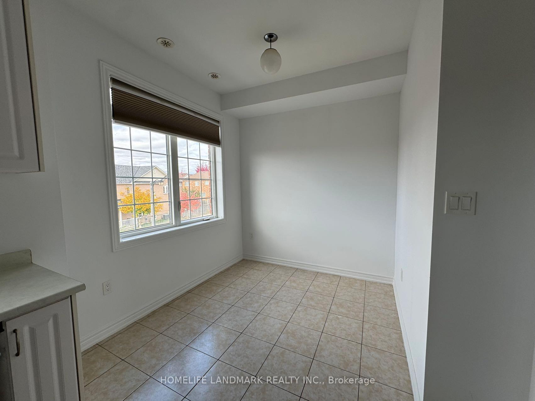 Photo 6 of 18 Roy Grove Way, Markham, Greensborough — HOMEH