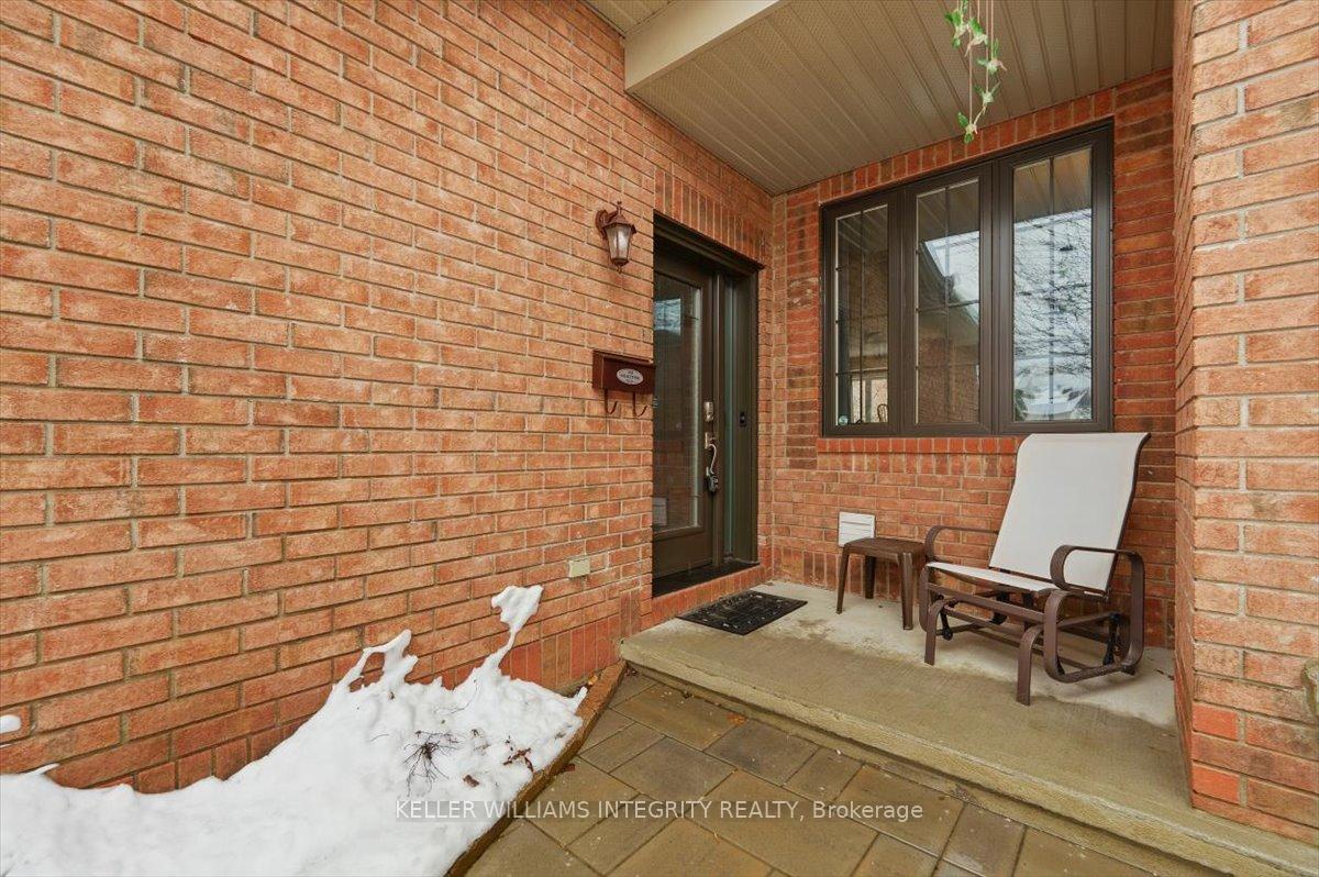 Photo 2 of 180 Carwood Circle, Ottawa, Carson Meadows — HOMEH