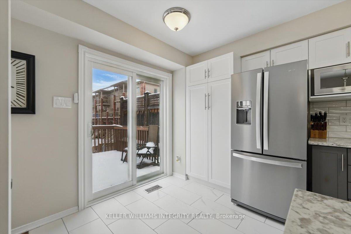 Photo 11 of 180 Carwood Circle, Ottawa, Carson Meadows — HOMEH