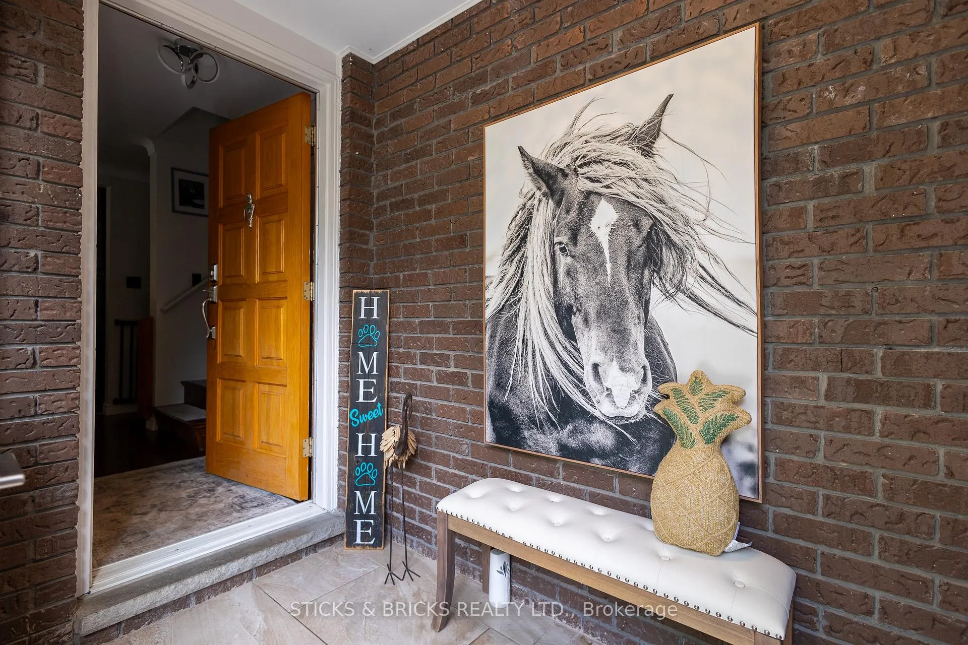 Photo 5 of 2530 Dorchester Road, Niagara Falls, Stamford — HOMEH