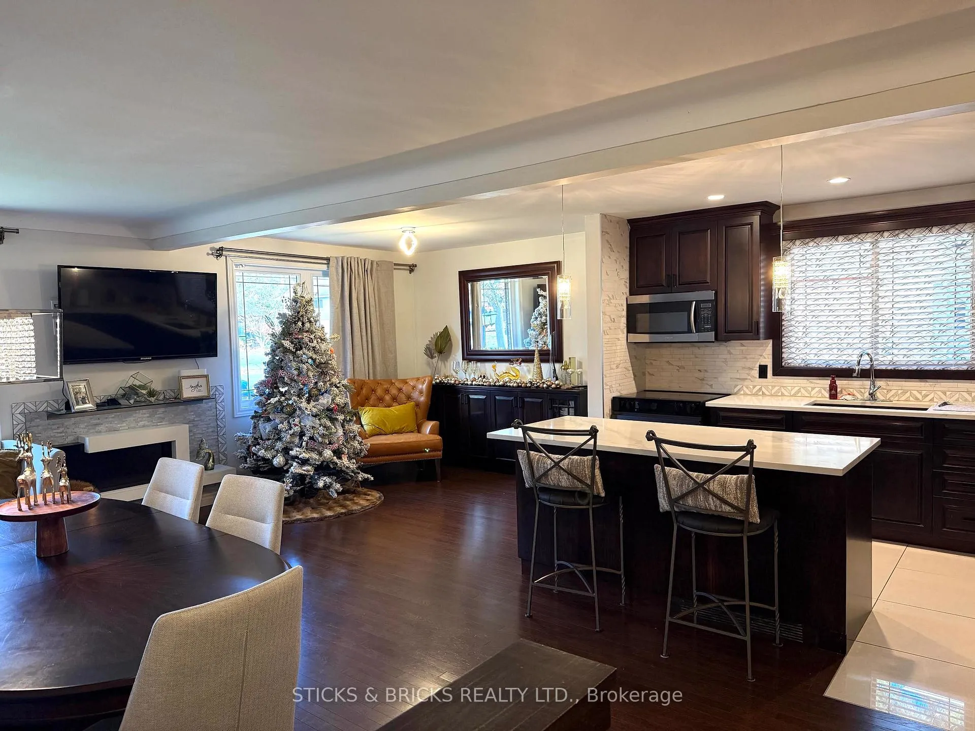 Photo 7 of 2530 Dorchester Road, Niagara Falls, Stamford — HOMEH