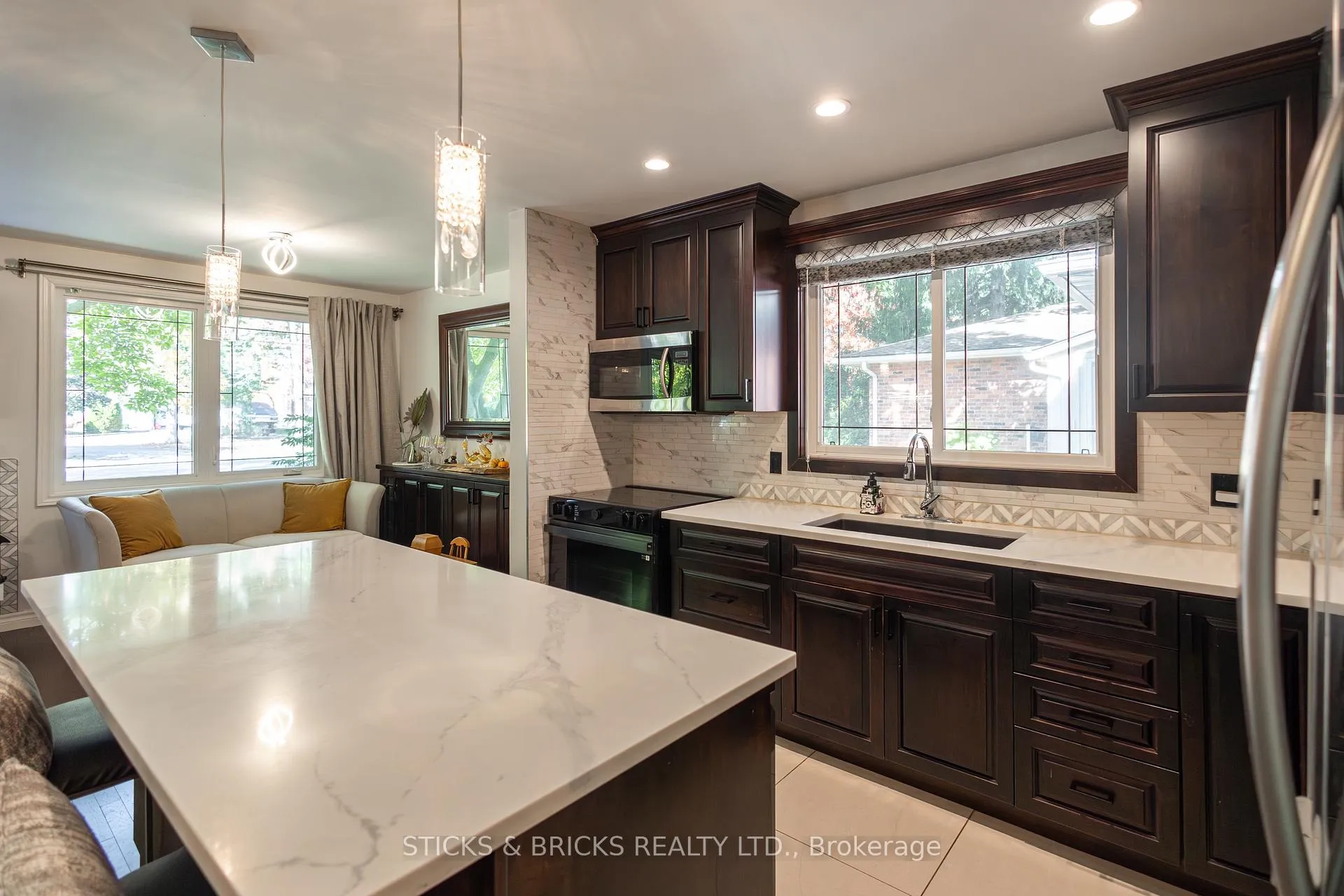 Photo 10 of 2530 Dorchester Road, Niagara Falls, Stamford — HOMEH