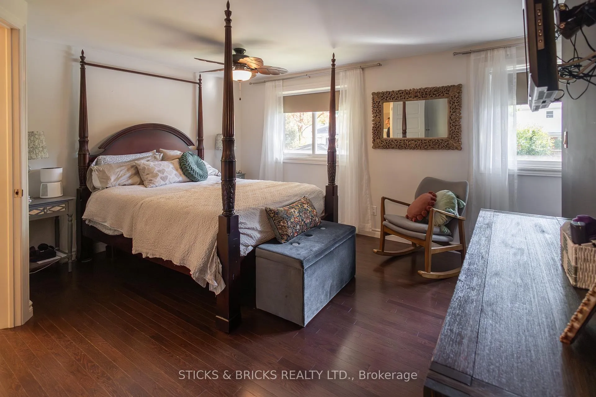 Photo 16 of 2530 Dorchester Road, Niagara Falls, Stamford — HOMEH