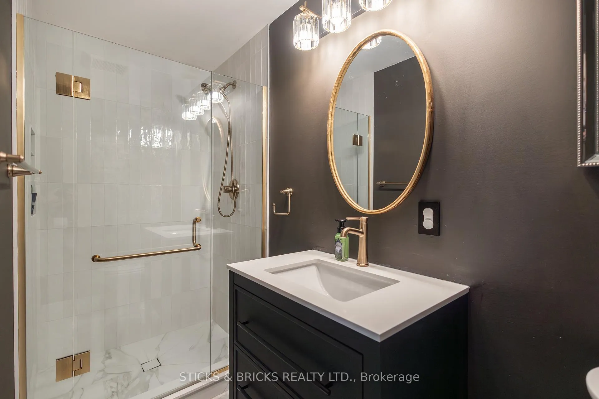 Photo 18 of 2530 Dorchester Road, Niagara Falls, Stamford — HOMEH