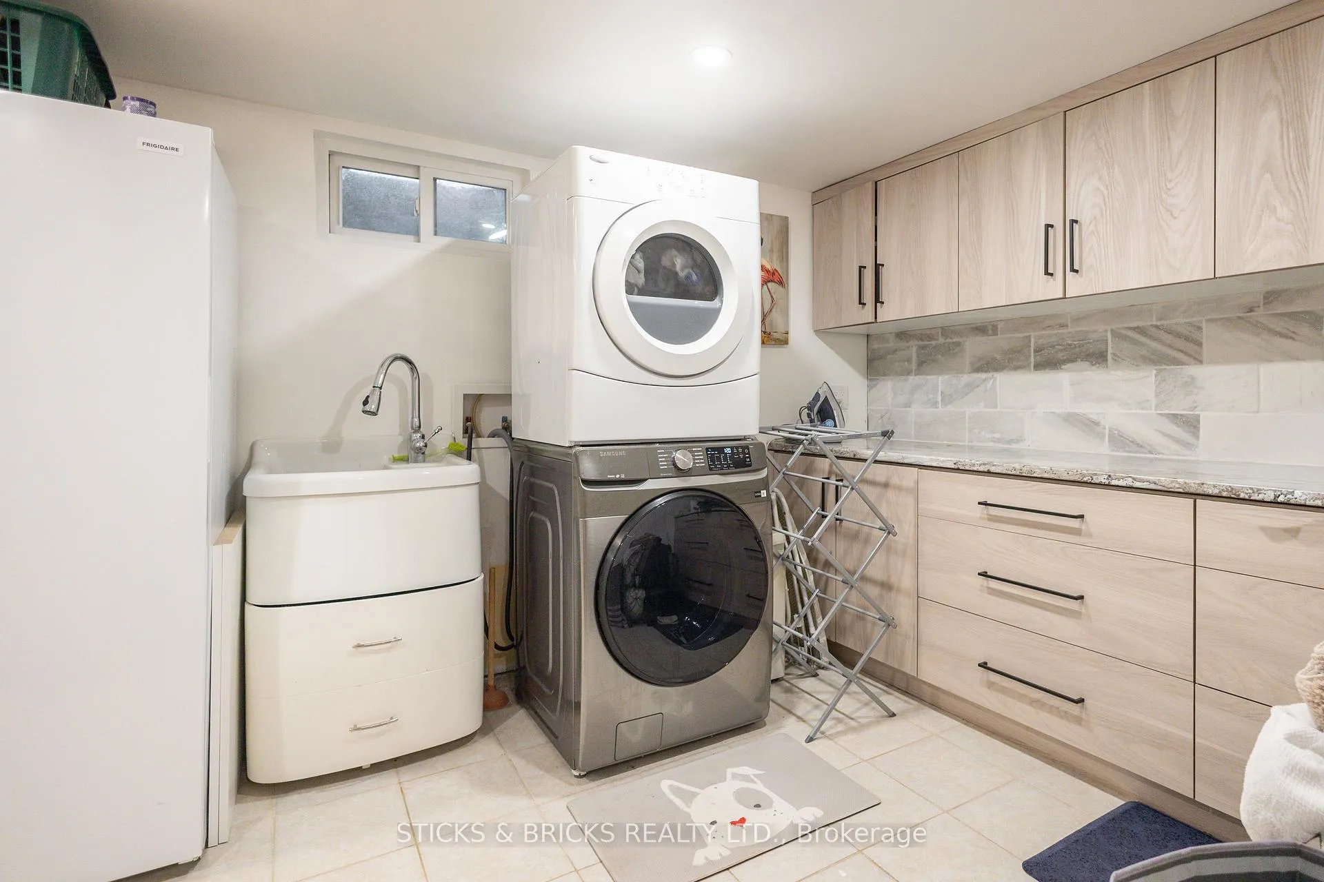 Photo 31 of 2530 Dorchester Road, Niagara Falls, Stamford — HOMEH
