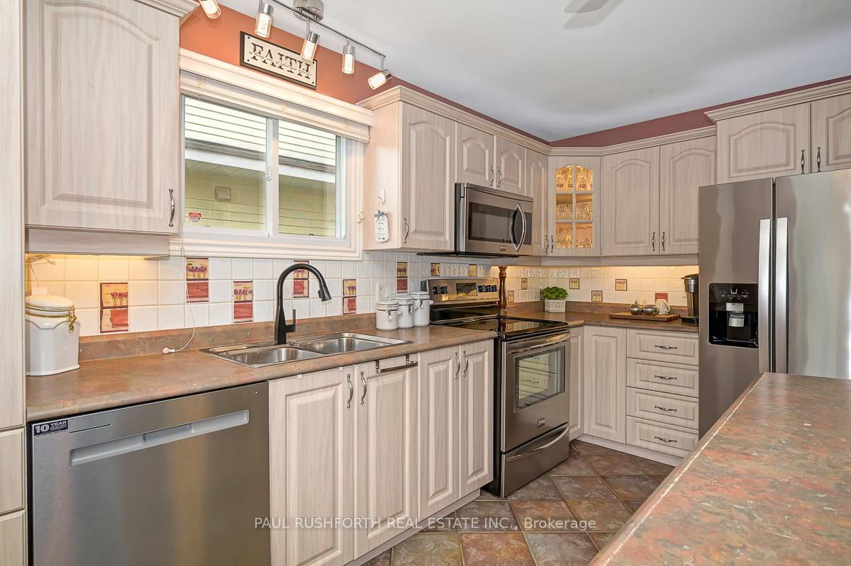 Photo 5 of 6156 Vineyard Drive, Ottawa, Convent Glen — HOMEH