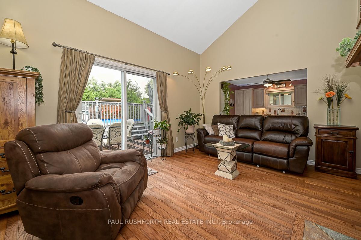 Photo 8 of 6156 Vineyard Drive, Ottawa, Convent Glen — HOMEH