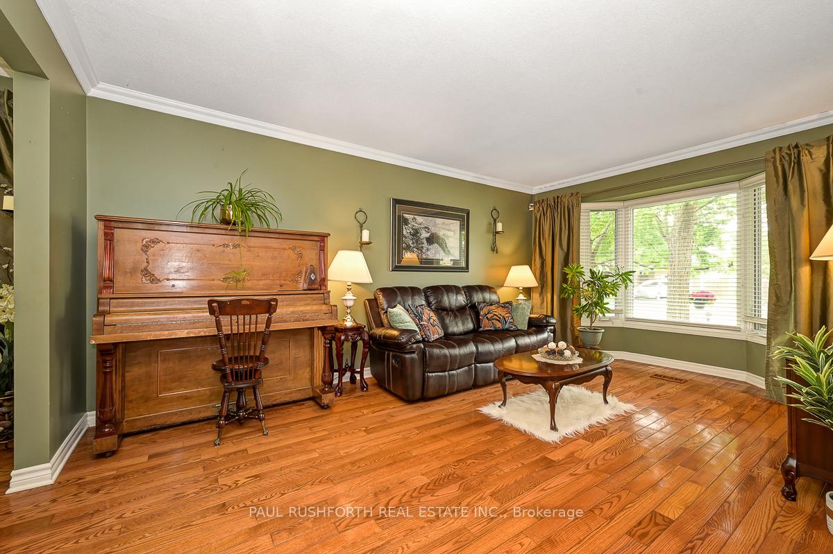 Photo 12 of 6156 Vineyard Drive, Ottawa, Convent Glen — HOMEH
