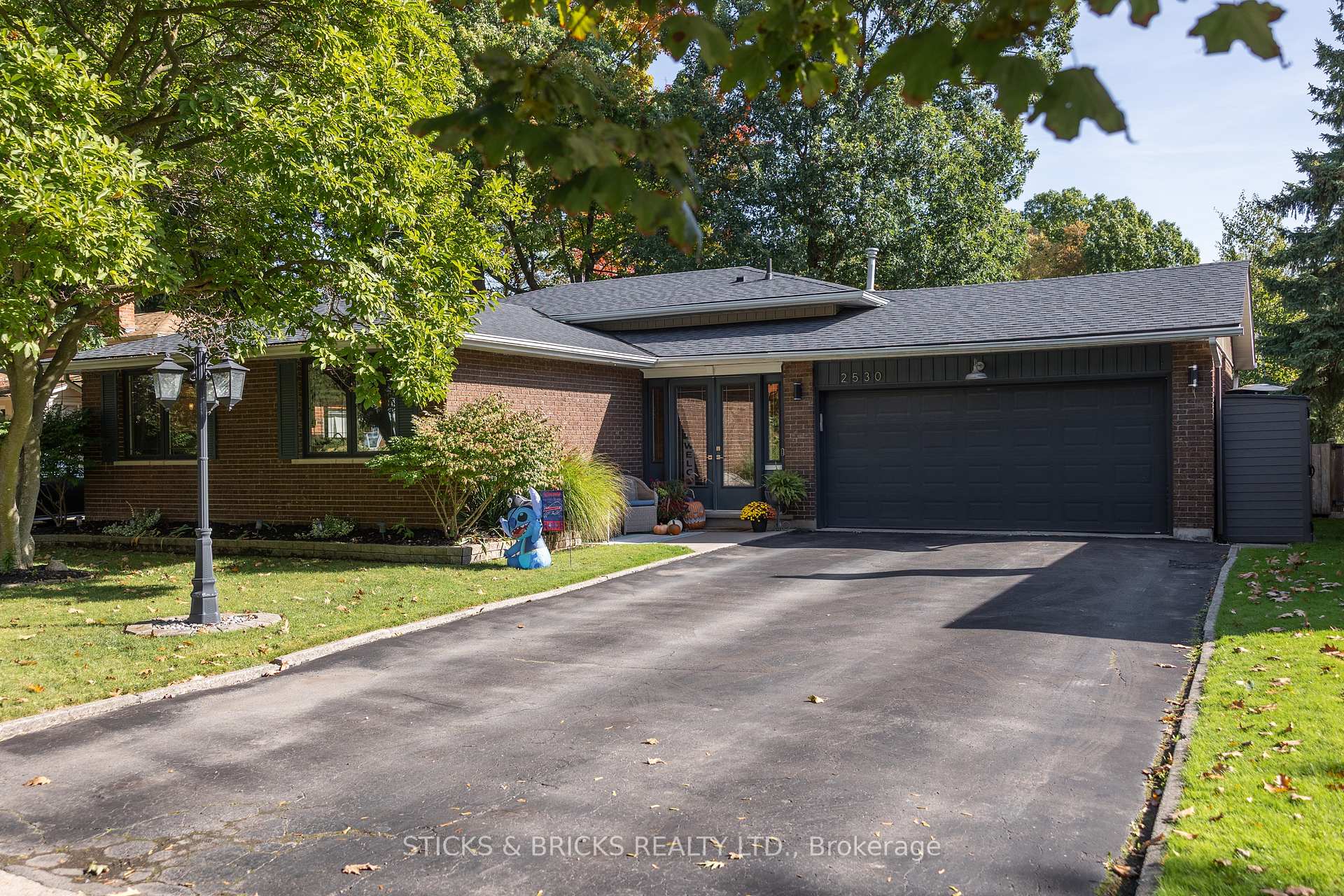 Front of 2530 Dorchester Road