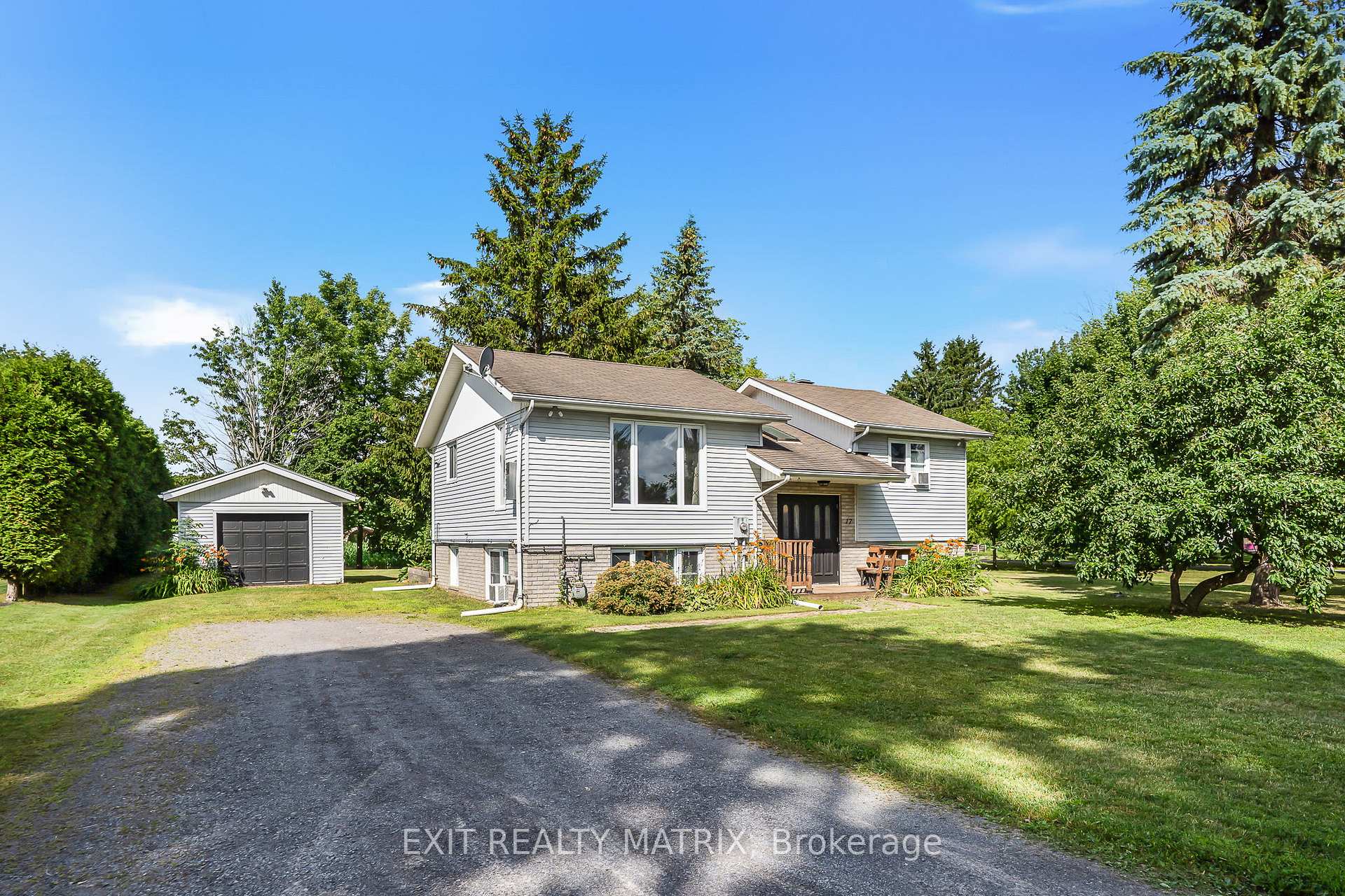 Front of 17 Casselman Street