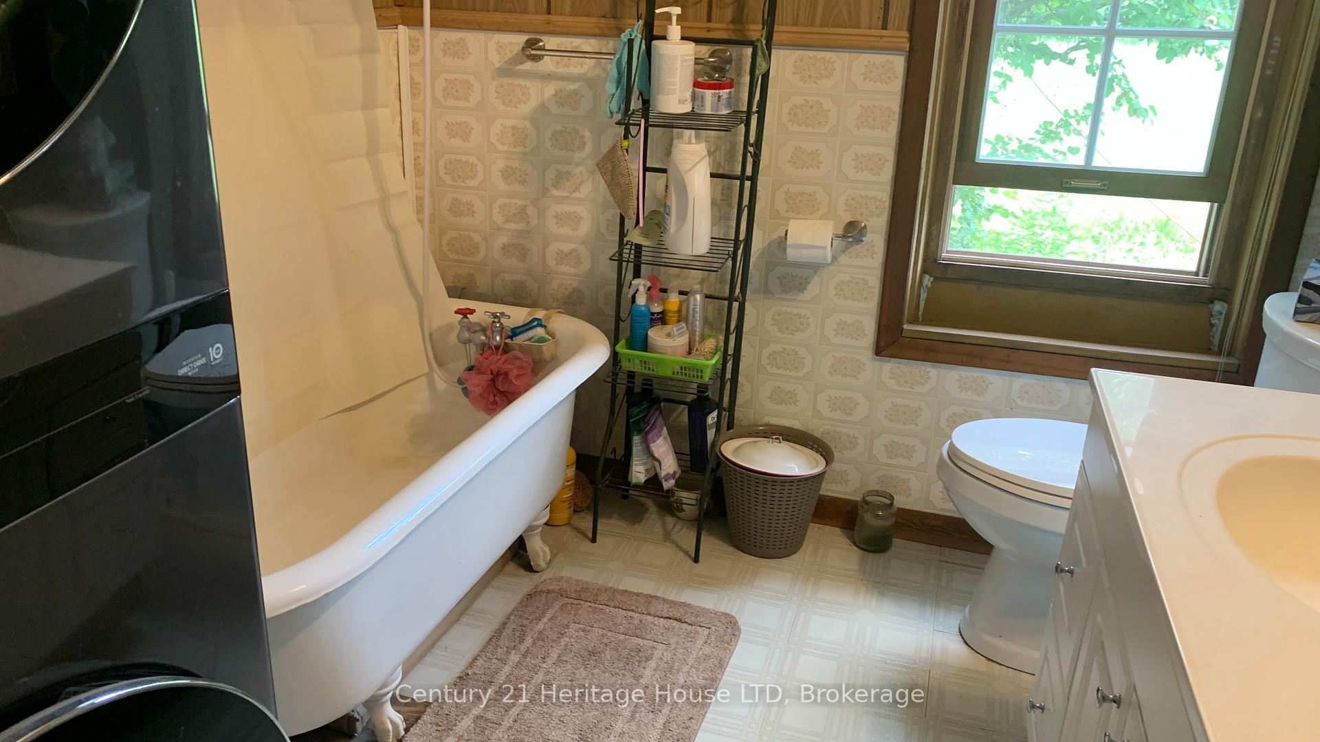 Photo 10 of 387 Poth Street, Pelham, Fenwick — HOMEH
