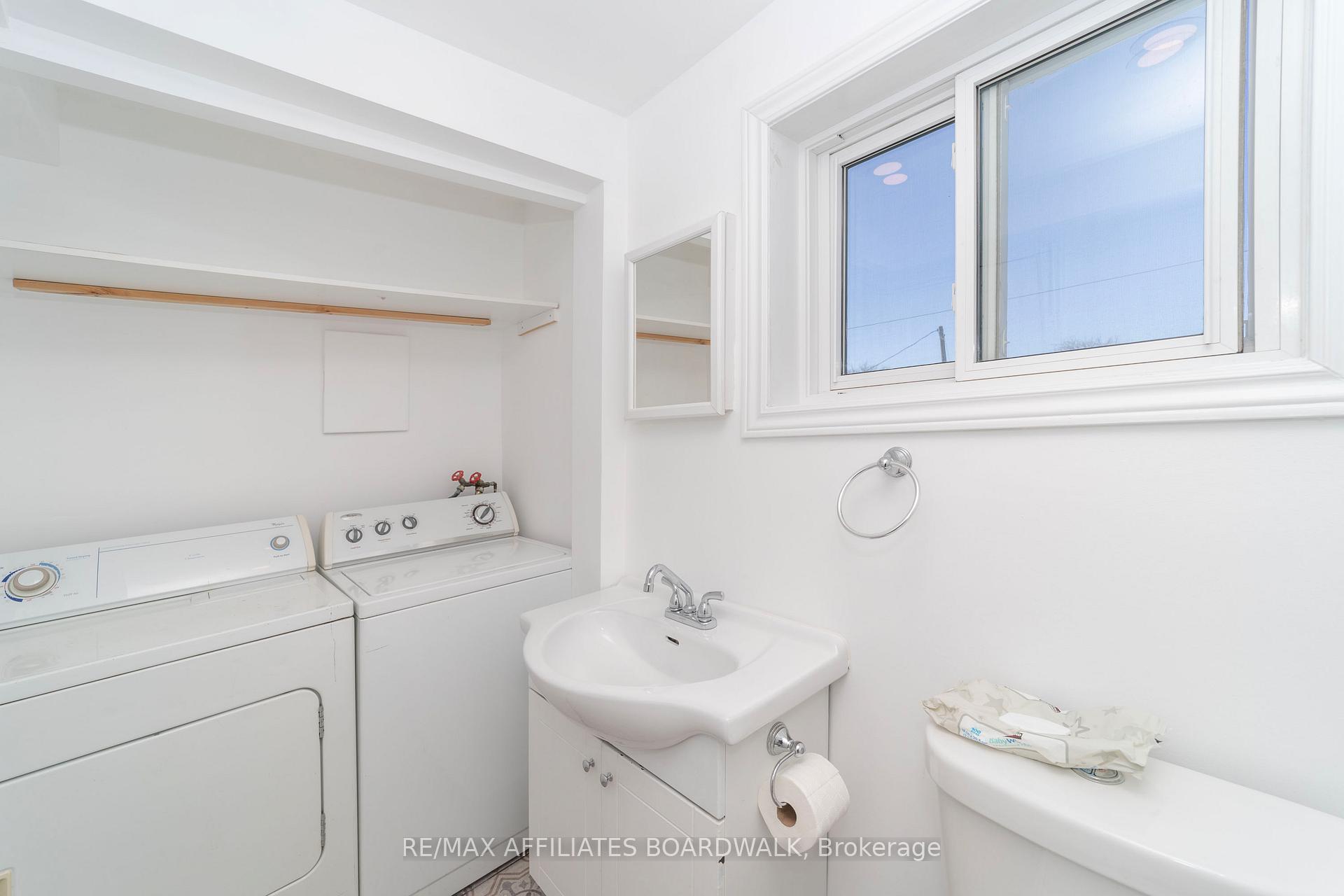 Photo 7 of Unit B, 1133 Maisonneuve Street, Ottawa, Convent Glen South — HOMEH