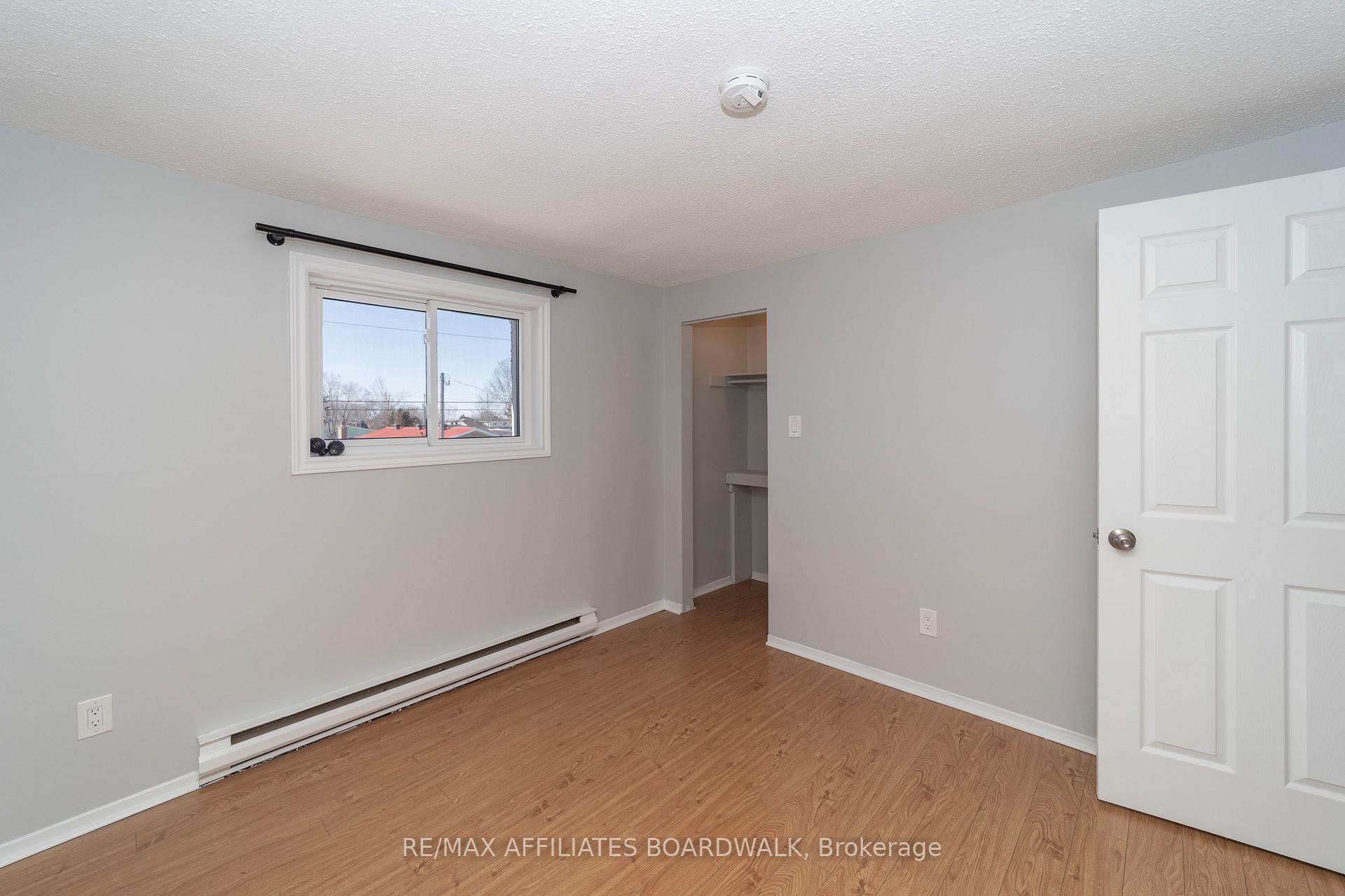 Photo 9 of Unit B, 1133 Maisonneuve Street, Ottawa, Convent Glen South — HOMEH