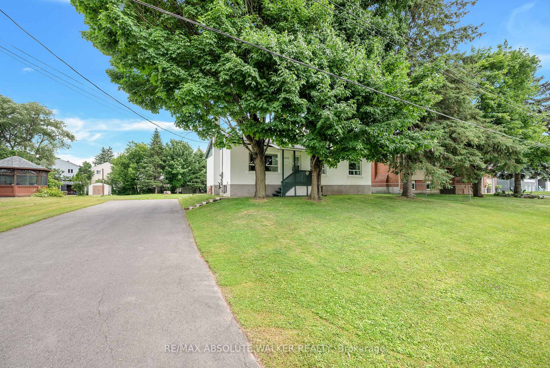 Photo 2 of 1121 Cholette Crescent, Ottawa, Convent Glen South — HOMEH