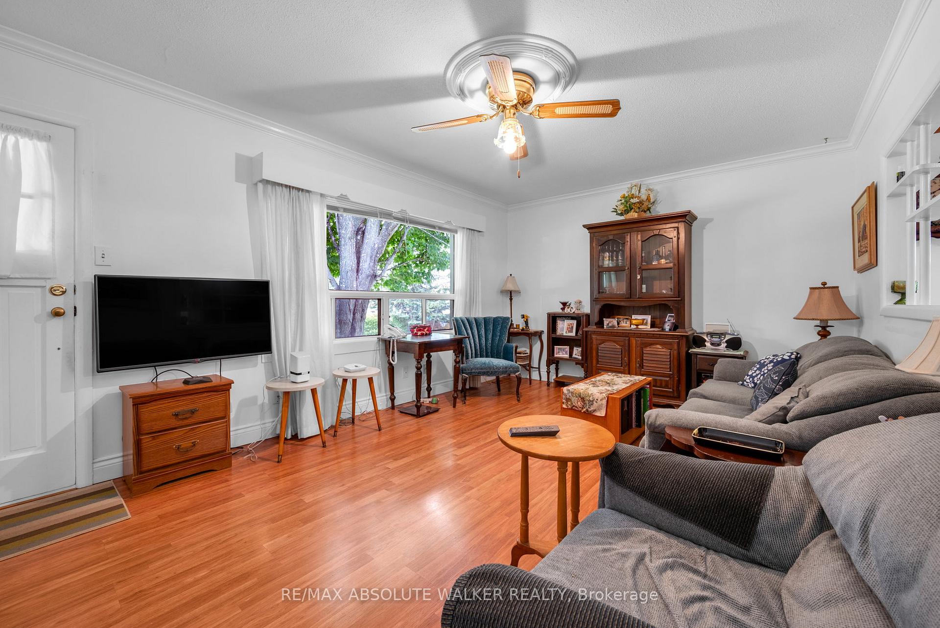 Photo 3 of 1121 Cholette Crescent, Ottawa, Convent Glen South — HOMEH